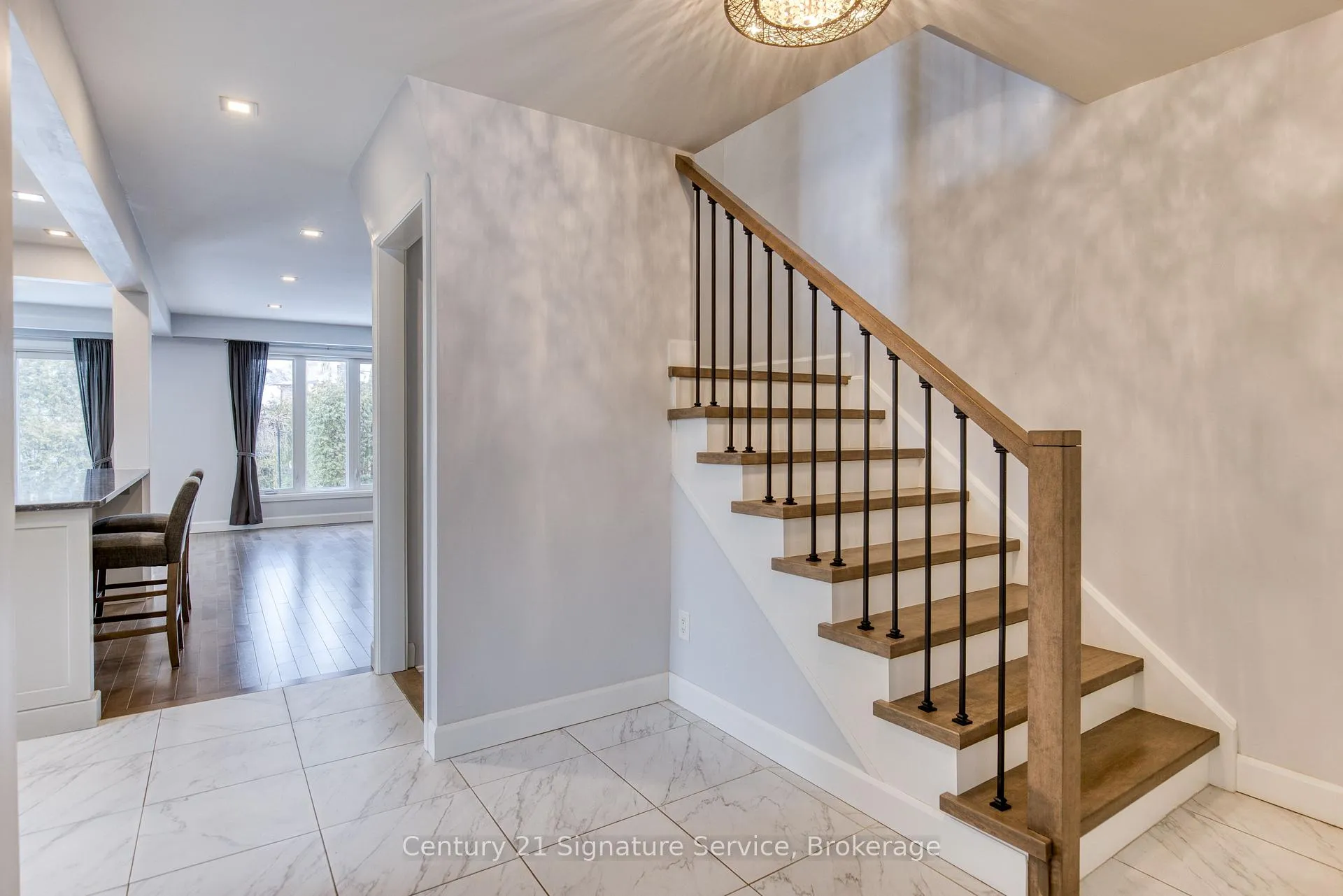 Photo 4 of 7282 Bendigo Circle, Mississauga, Meadowvale — HOMEH