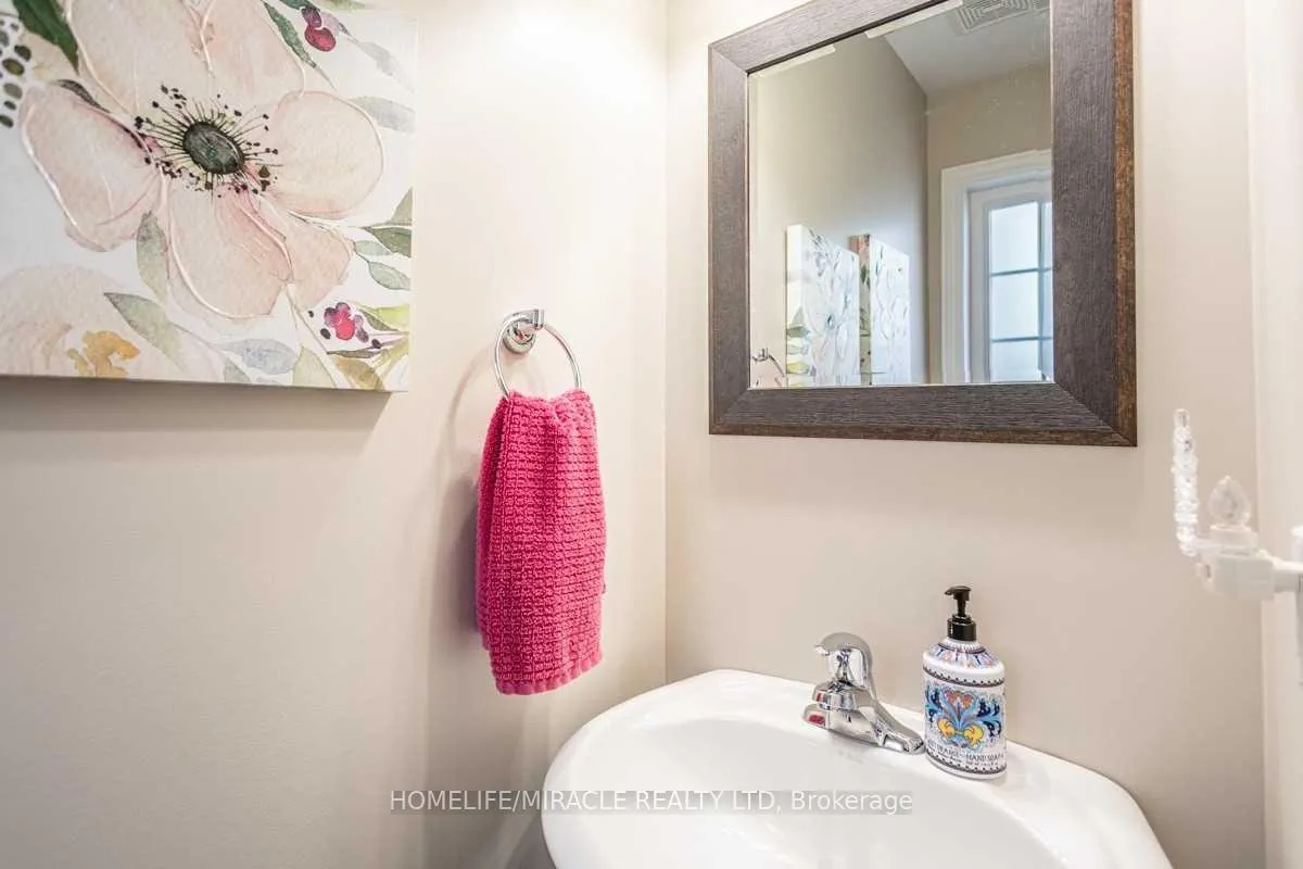 Photo 17 of 94 Fall Fair Way, Hamilton, Binbrook — HOMEH