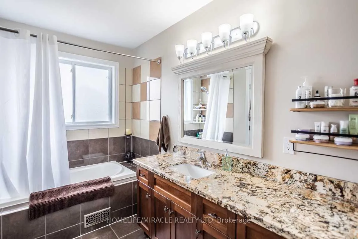 Photo 21 of 94 Fall Fair Way, Hamilton, Binbrook — HOMEH