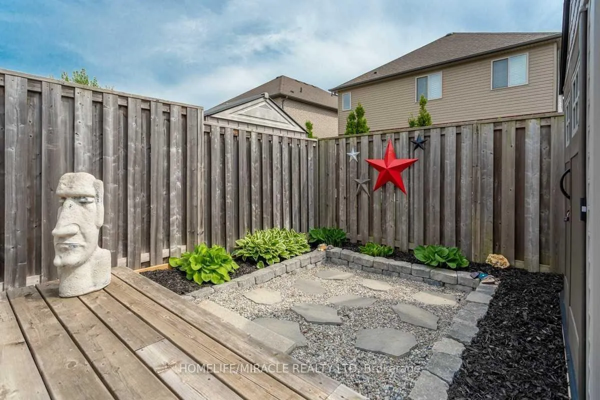 Photo 34 of 94 Fall Fair Way, Hamilton, Binbrook — HOMEH