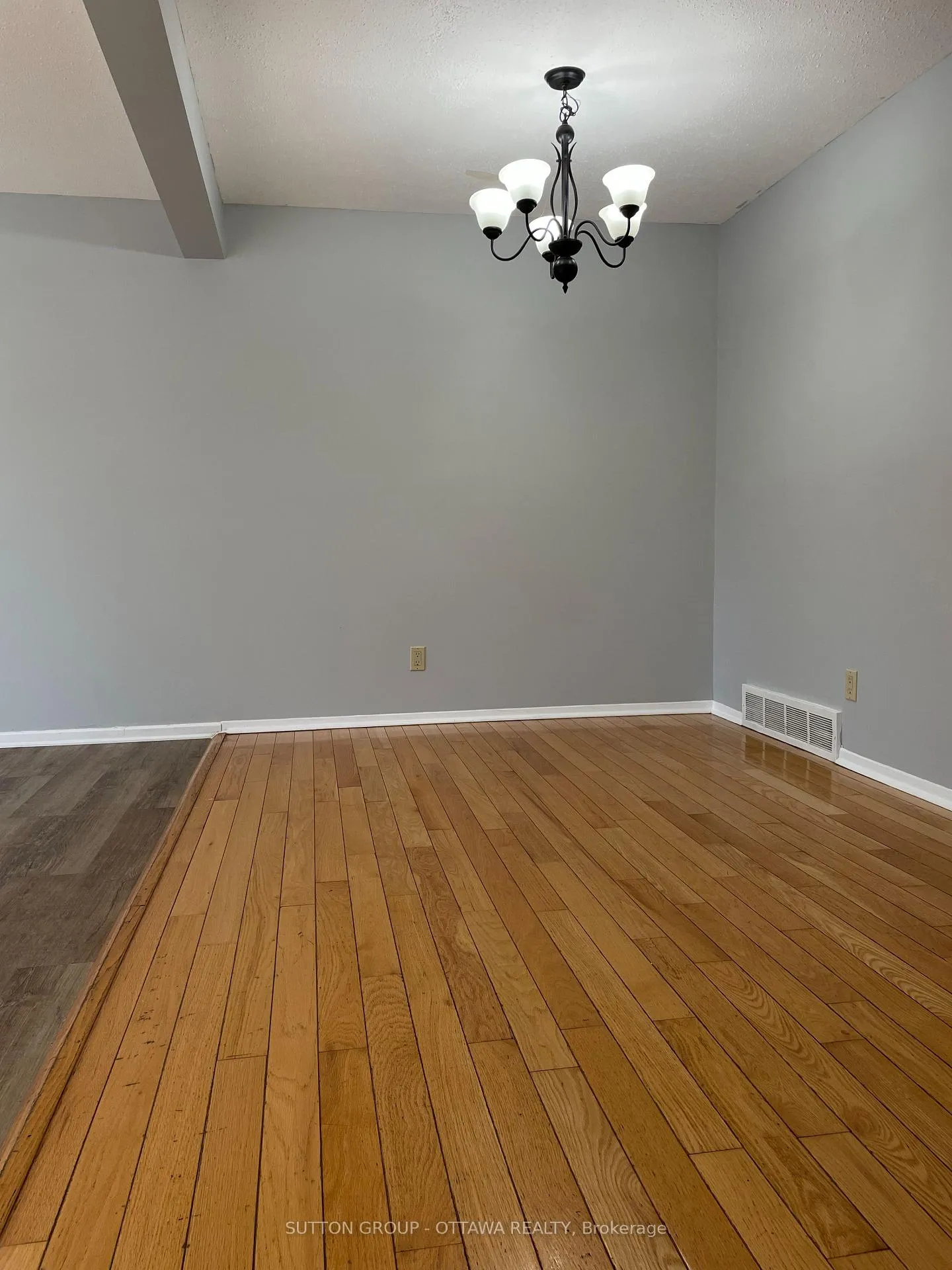 Photo 6 of 1191 Grenoble Crescent, Ottawa, Orleans Wood — HOMEH