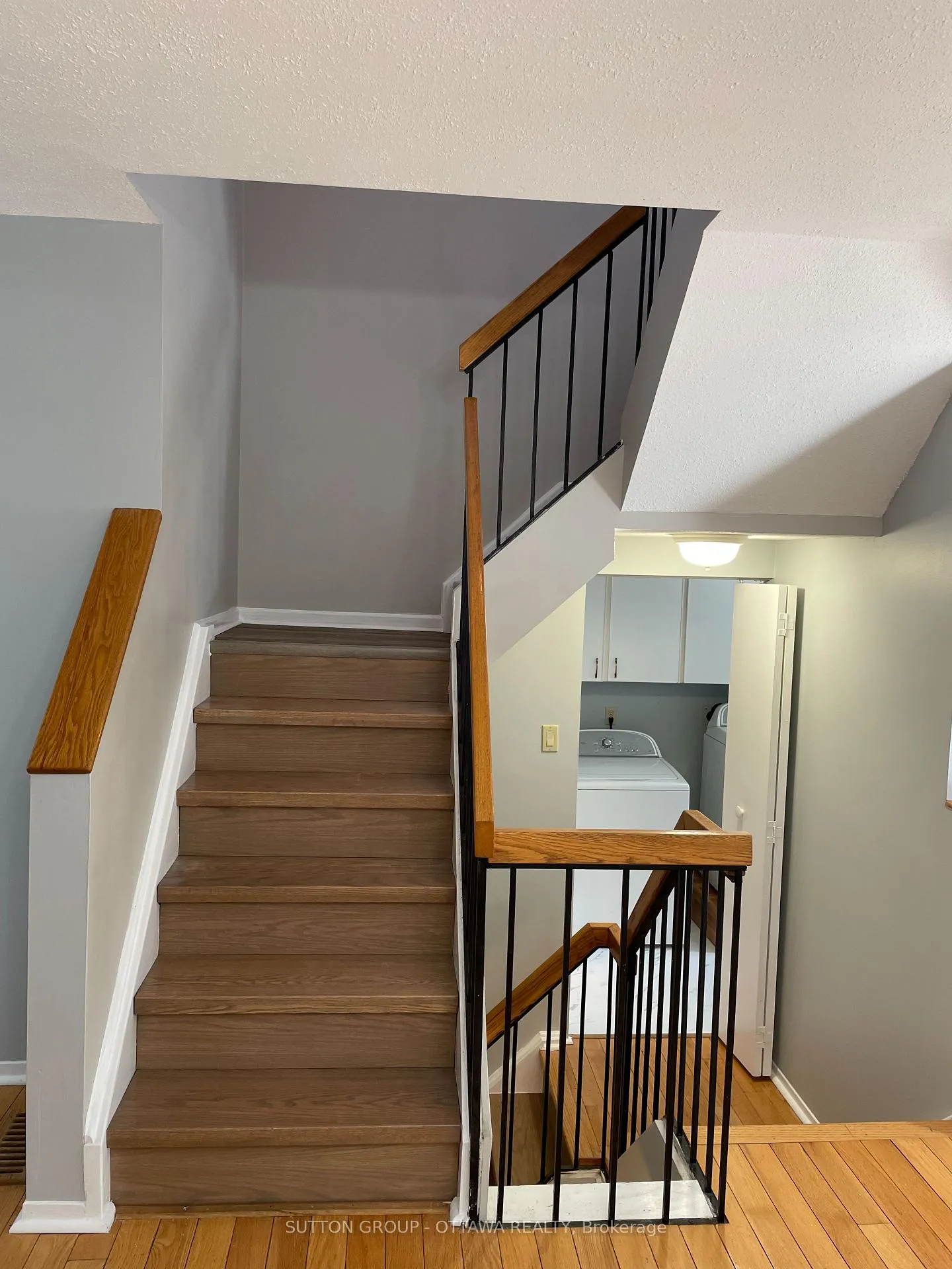 Photo 16 of 1191 Grenoble Crescent, Ottawa, Orleans Wood — HOMEH