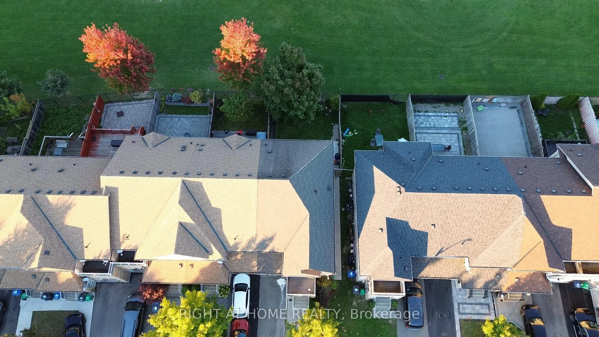 Photo 4 of 71 Beavervalley Drive, Brampton, Fletcher's Meadow — HOMEH