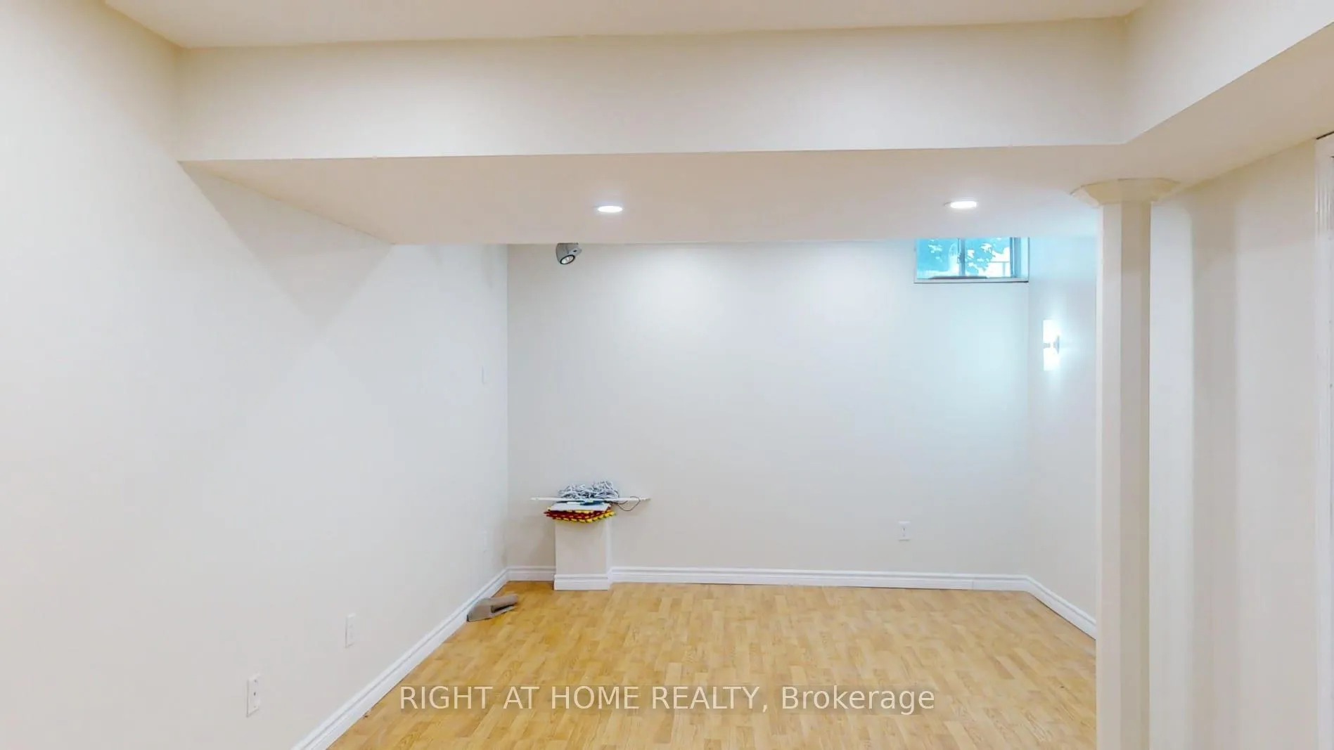 Photo 17 of 71 Beavervalley Drive, Brampton, Fletcher's Meadow — HOMEH