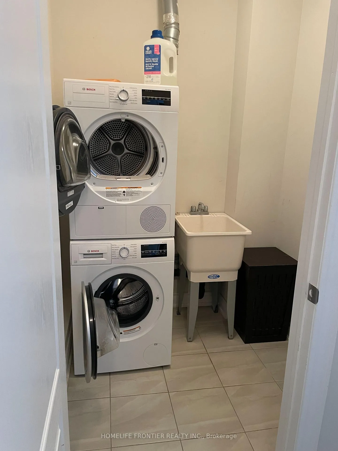Photo 6 of 26 Dryden Way, Etobicoke, Willowridge-Martingrove-Richview — HOMEH