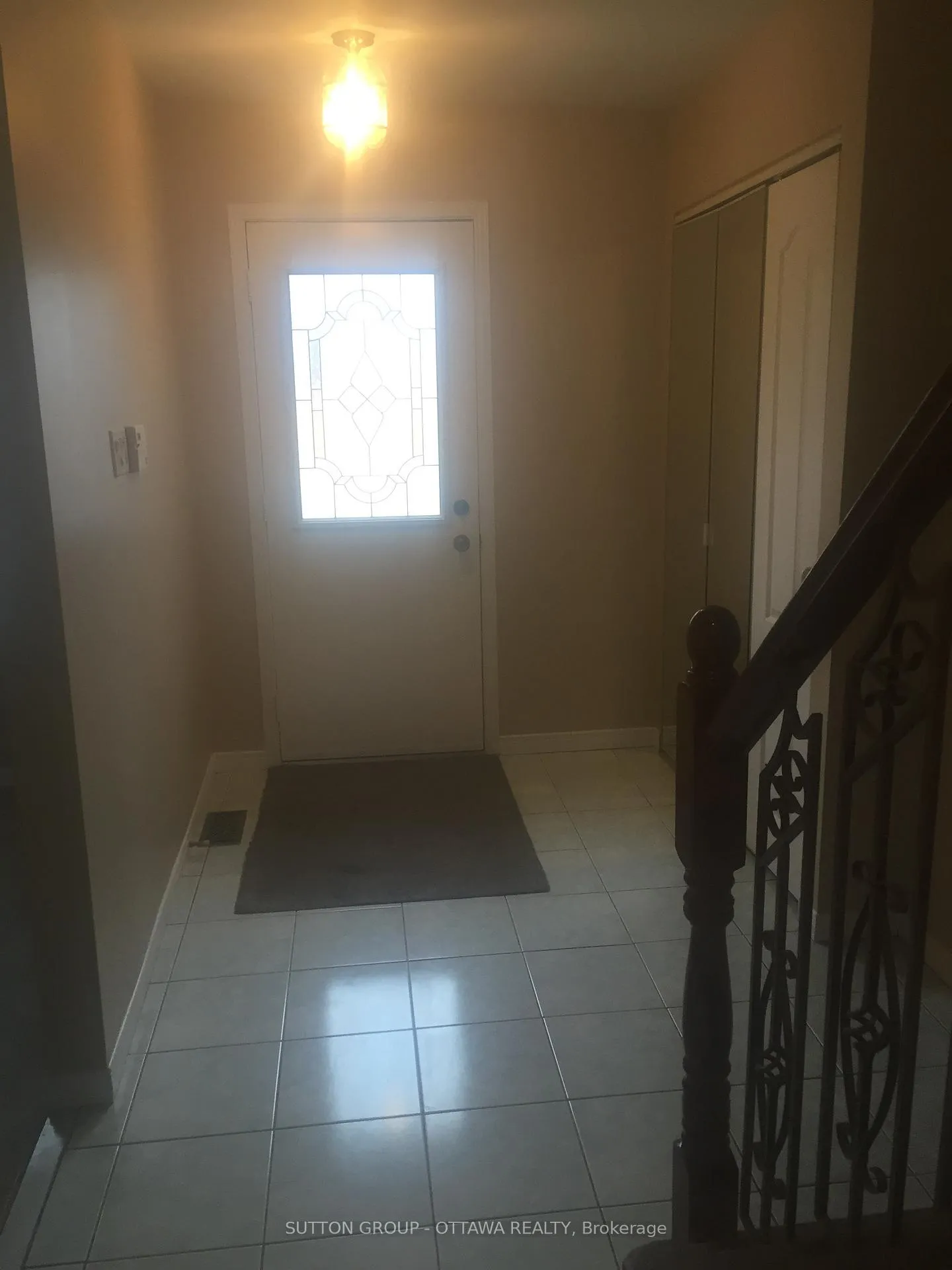 Photo 2 of 1713 Stoneboat Crescent, Ottawa, Convent Glen South — HOMEH