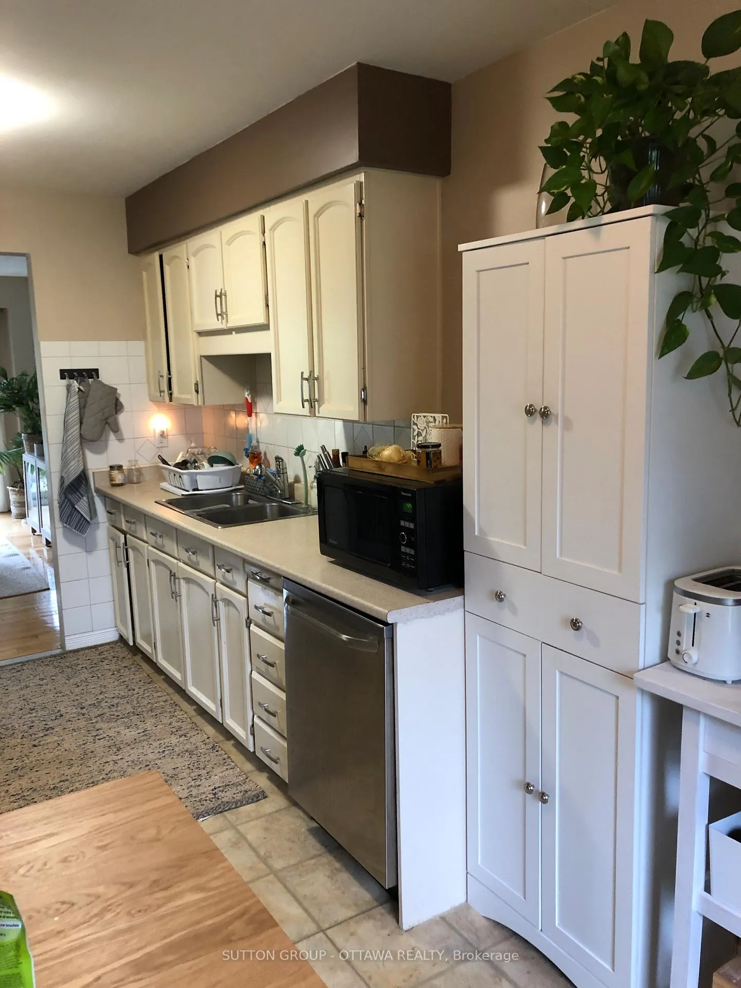 Photo 4 of 1713 Stoneboat Crescent, Ottawa, Convent Glen South — HOMEH