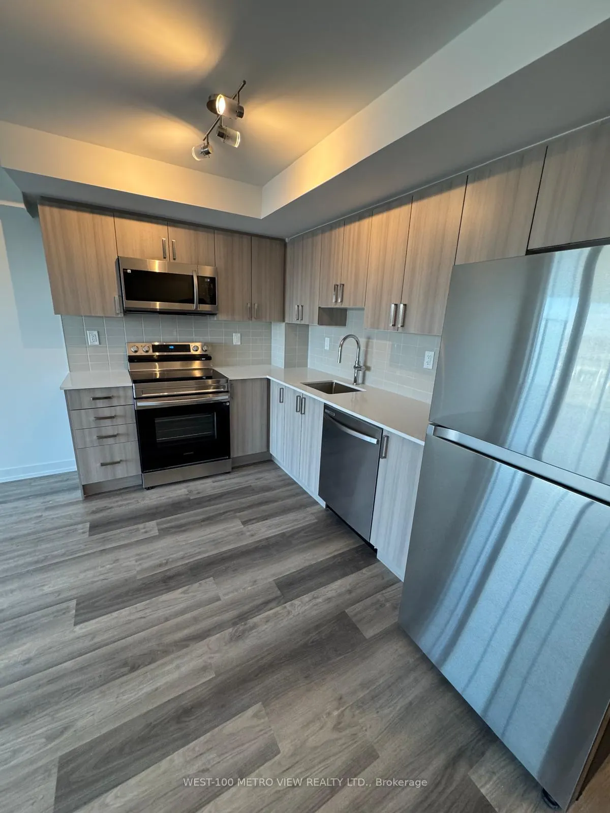 Photo 3 of Unit 1411, 1435 Celebration Drive, Pickering, Bay Ridges — HOMEH