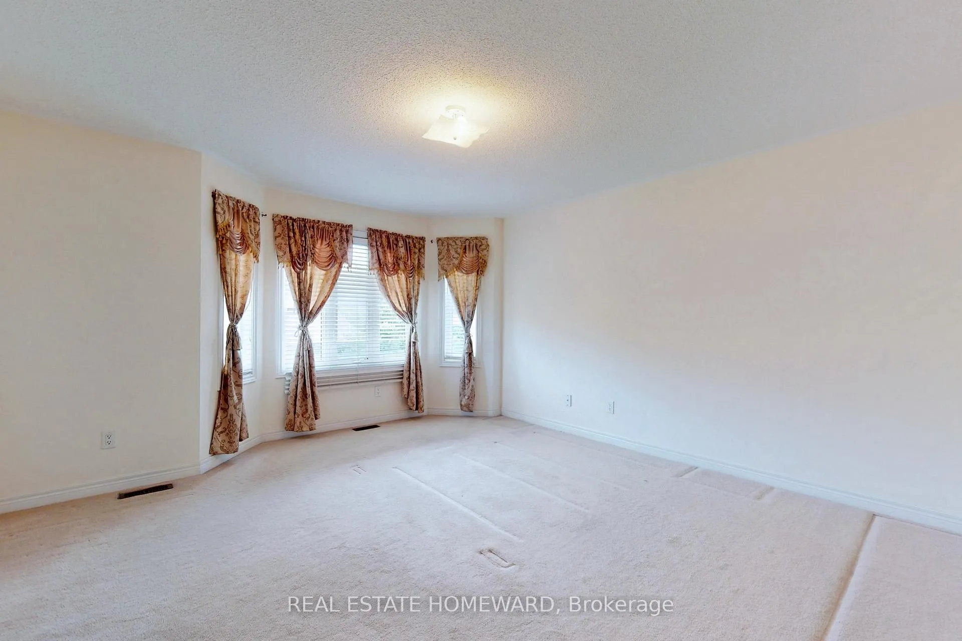 Photo 19 of 119 Capera Drive, Vaughan, Vellore Village — HOMEH