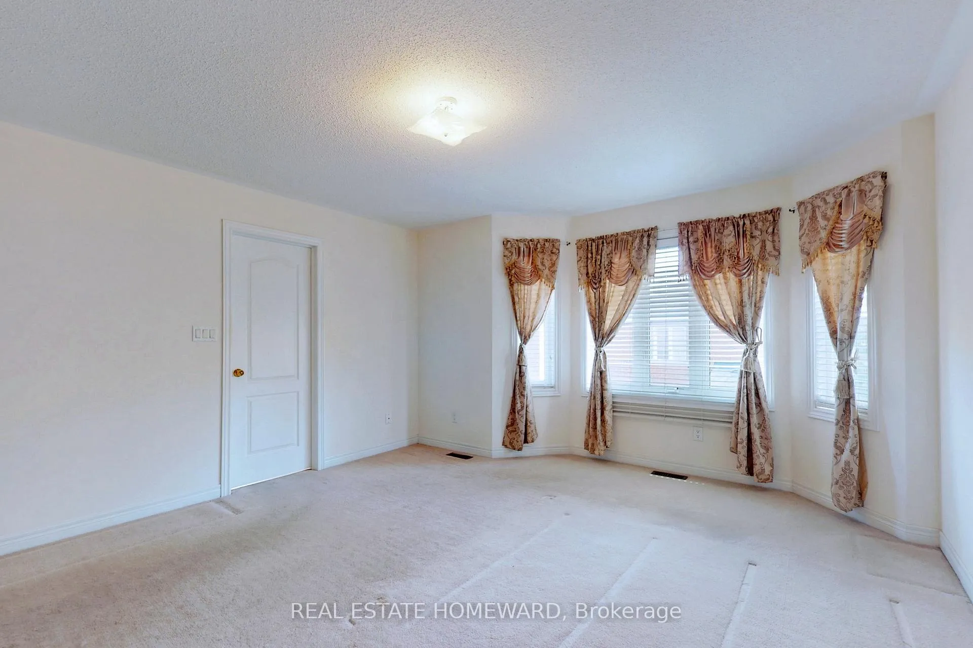 Photo 20 of 119 Capera Drive, Vaughan, Vellore Village — HOMEH