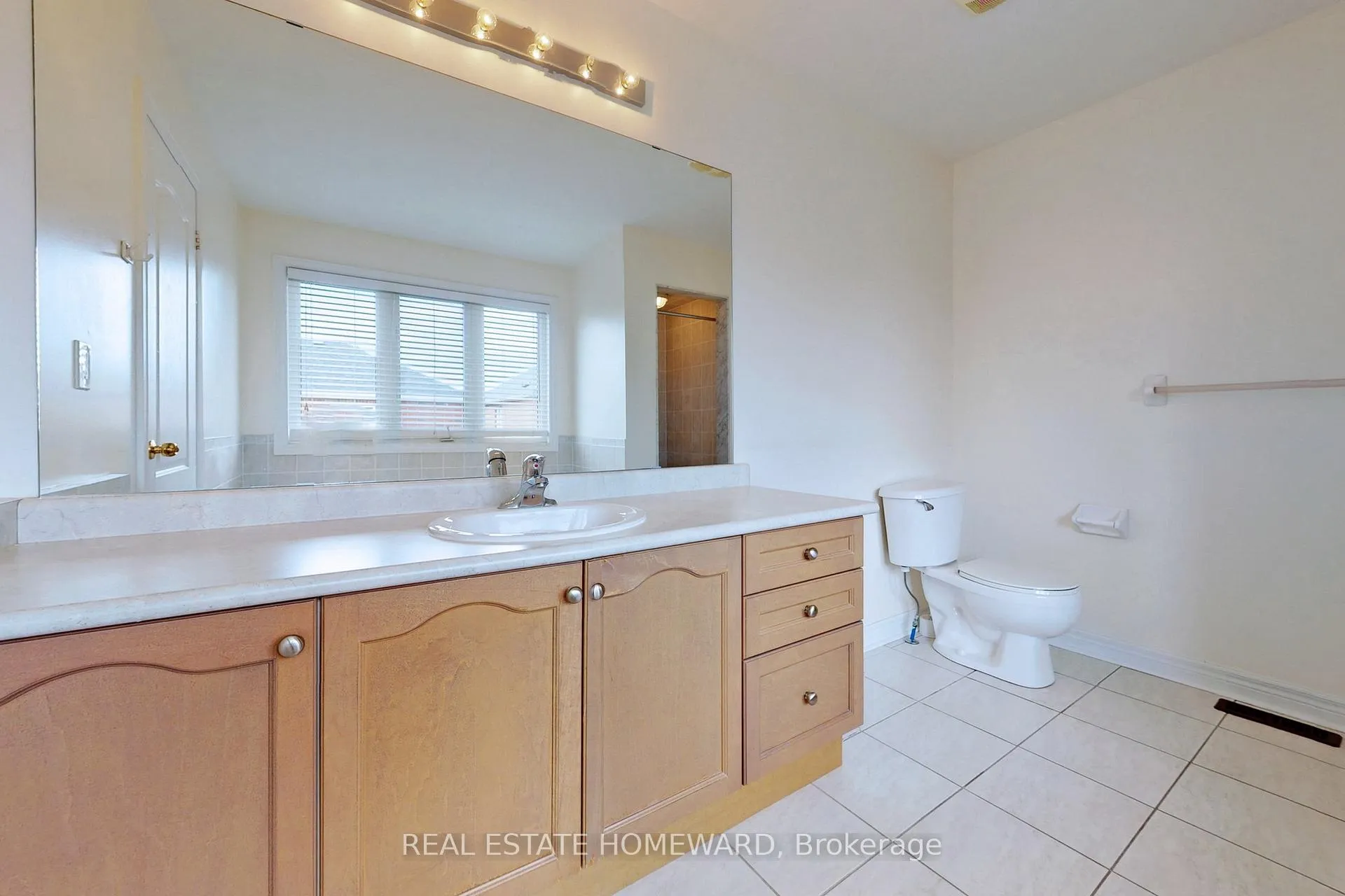 Photo 23 of 119 Capera Drive, Vaughan, Vellore Village — HOMEH