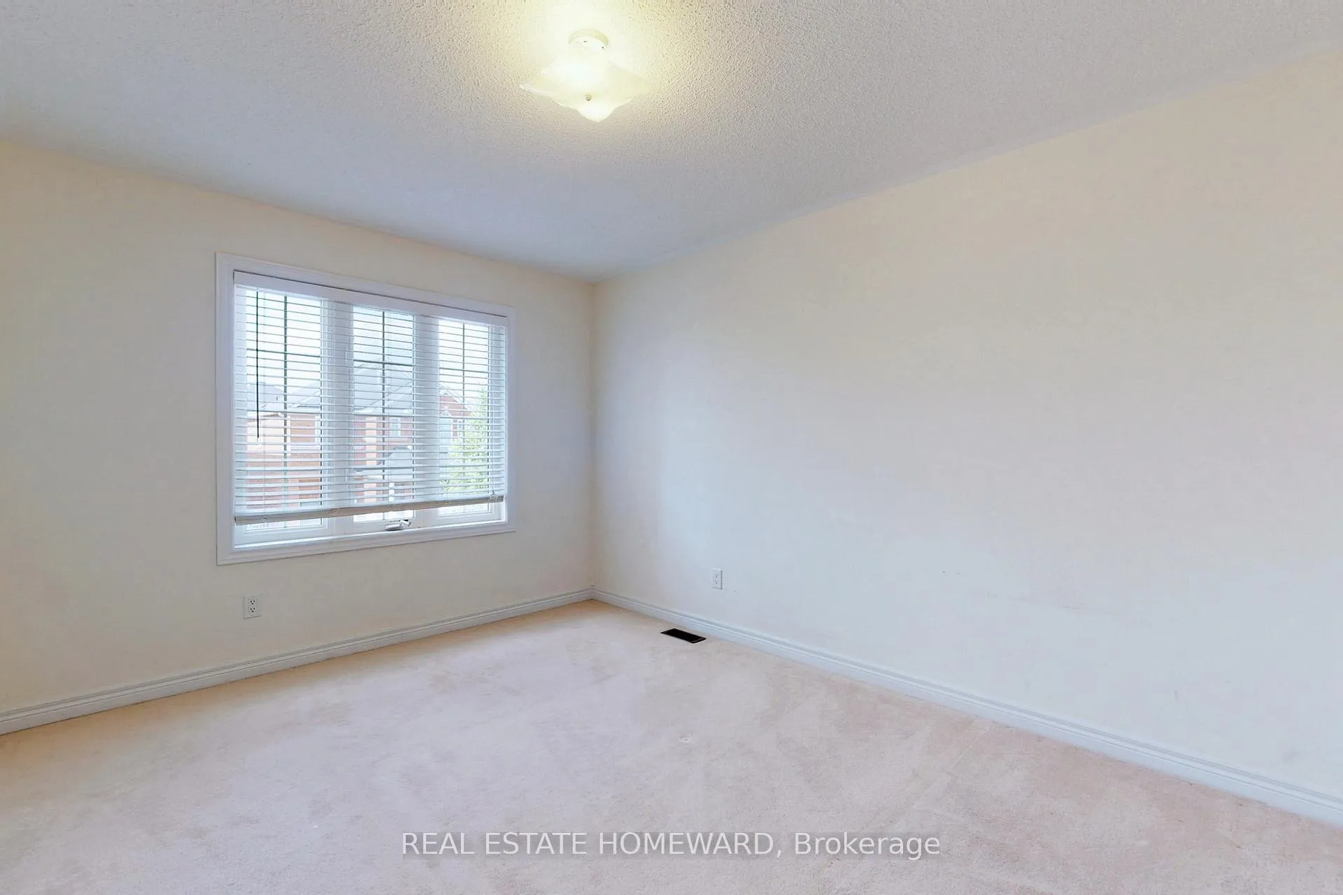Photo 30 of 119 Capera Drive, Vaughan, Vellore Village — HOMEH