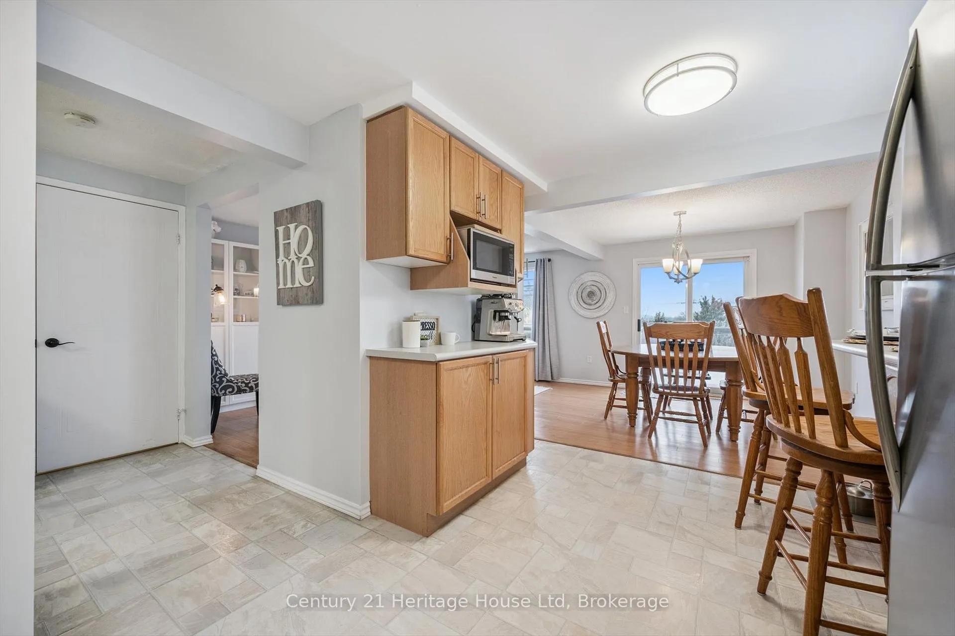 Photo 12 of 425 Misty Crescent, Kitchener, Grand River North — HOMEH