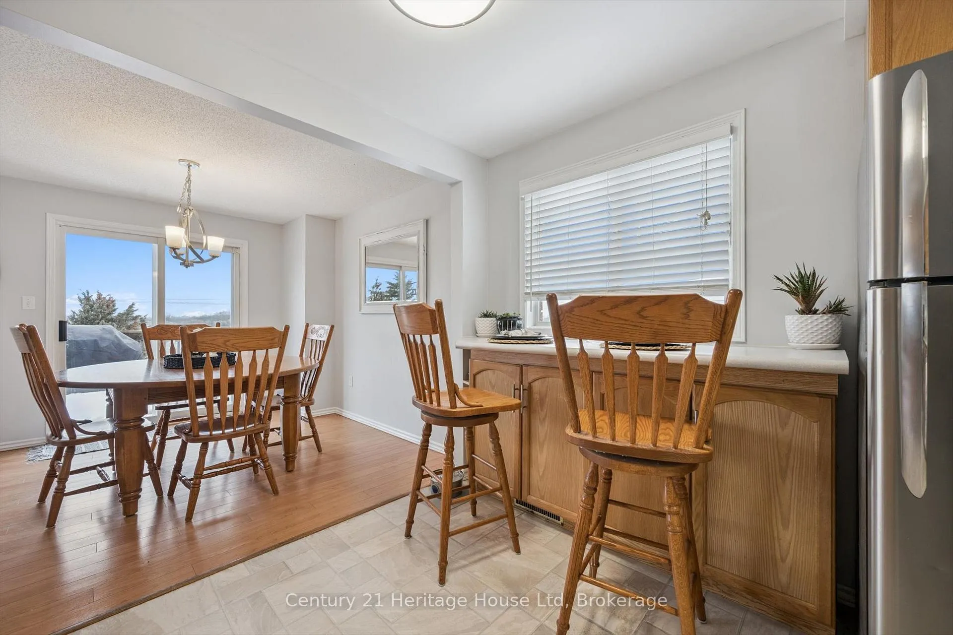 Photo 13 of 425 Misty Crescent, Kitchener, Grand River North — HOMEH