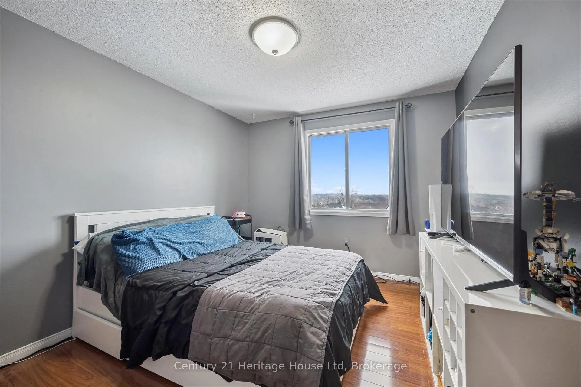 Photo 21 of 425 Misty Crescent, Kitchener, Grand River North — HOMEH