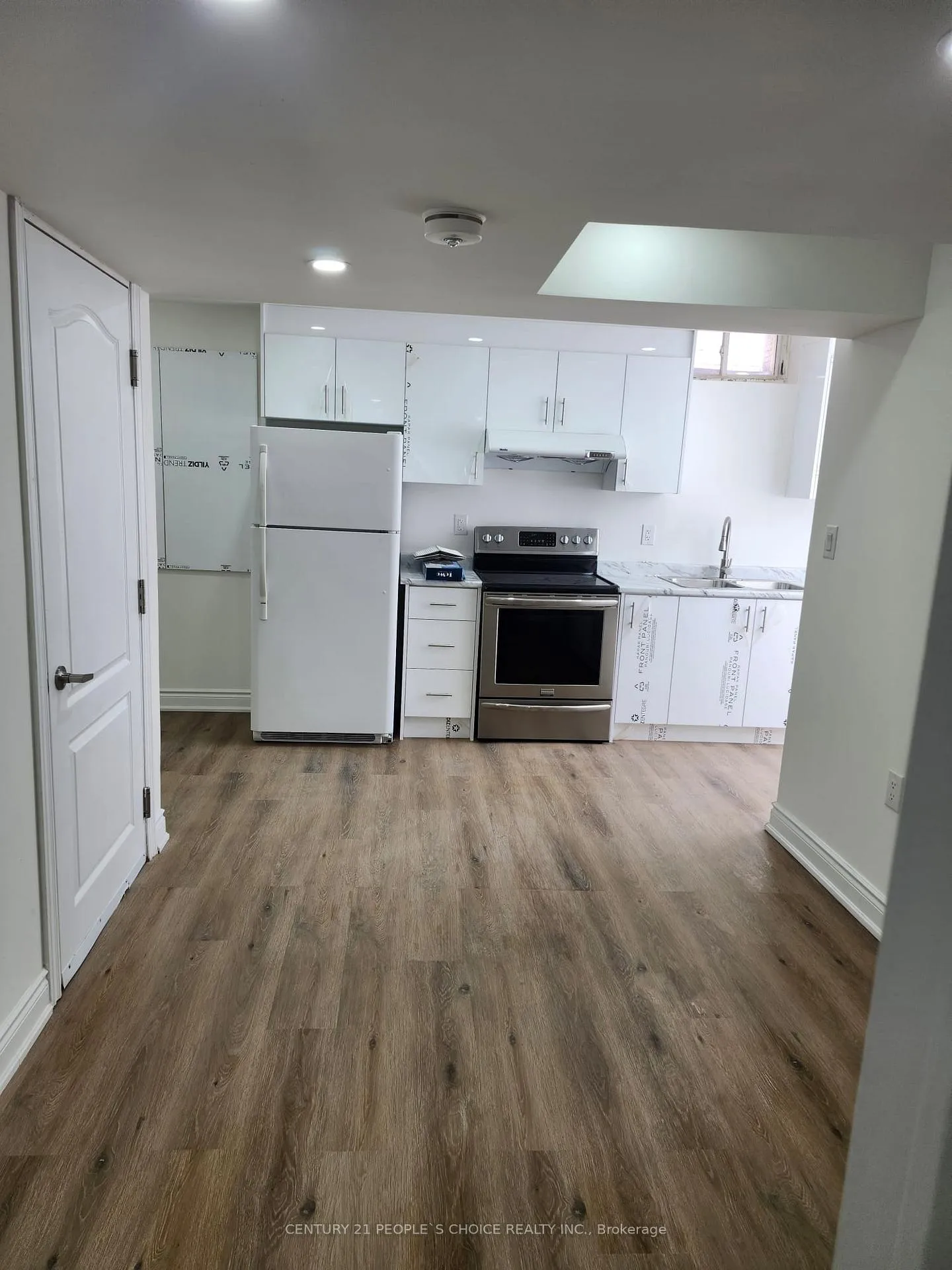 Photo 2 of 40 Sleeth Street, Brantford — HOMEH
