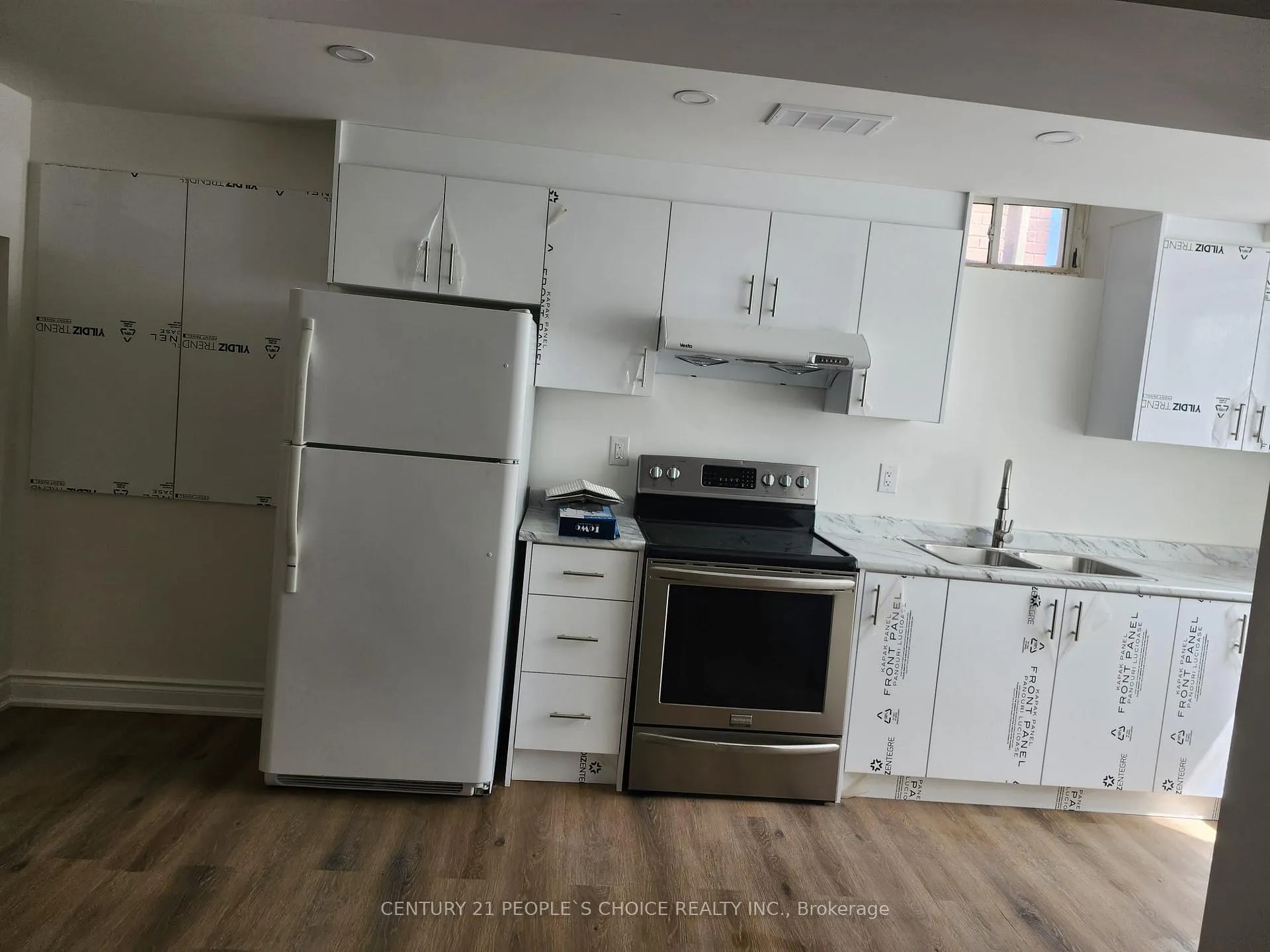 Photo 3 of 40 Sleeth Street, Brantford — HOMEH