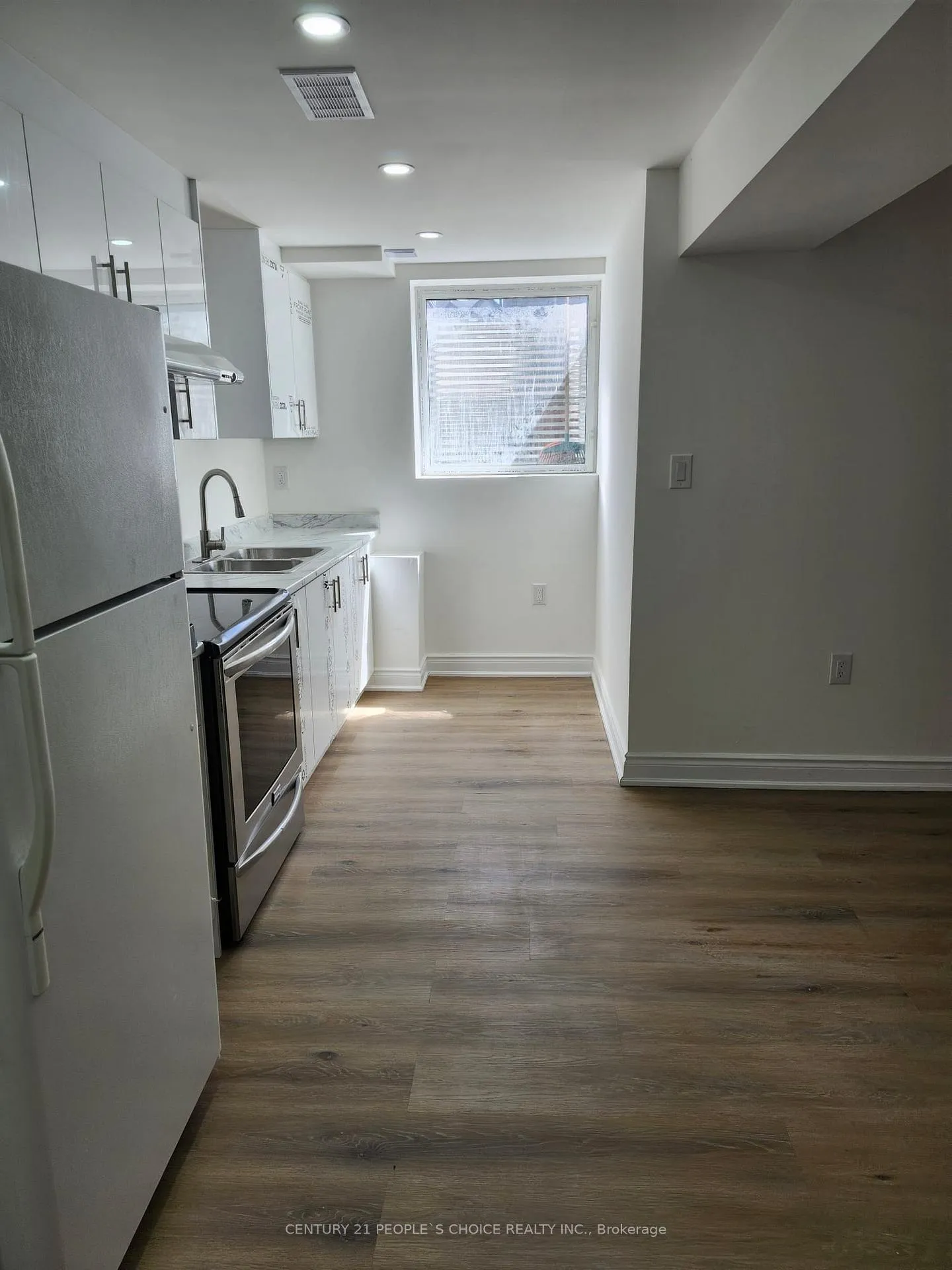 Photo 4 of 40 Sleeth Street, Brantford — HOMEH