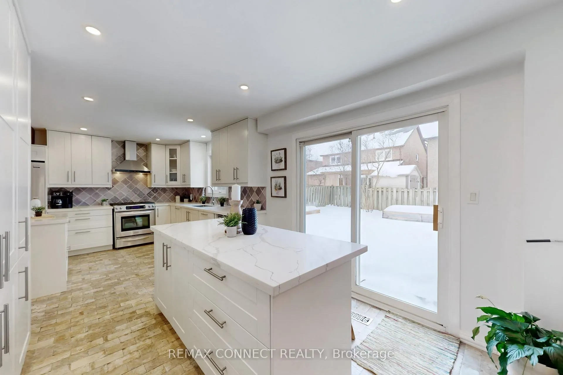 Photo 12 of 20 Beaumont Drive, Ajax, Central West — HOMEH