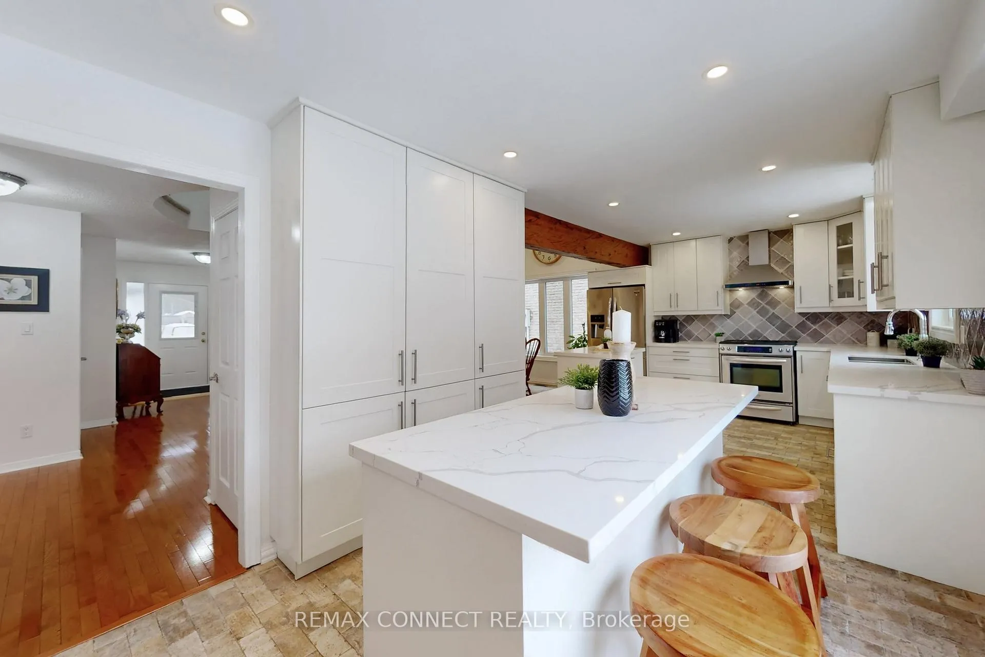 Photo 13 of 20 Beaumont Drive, Ajax, Central West — HOMEH