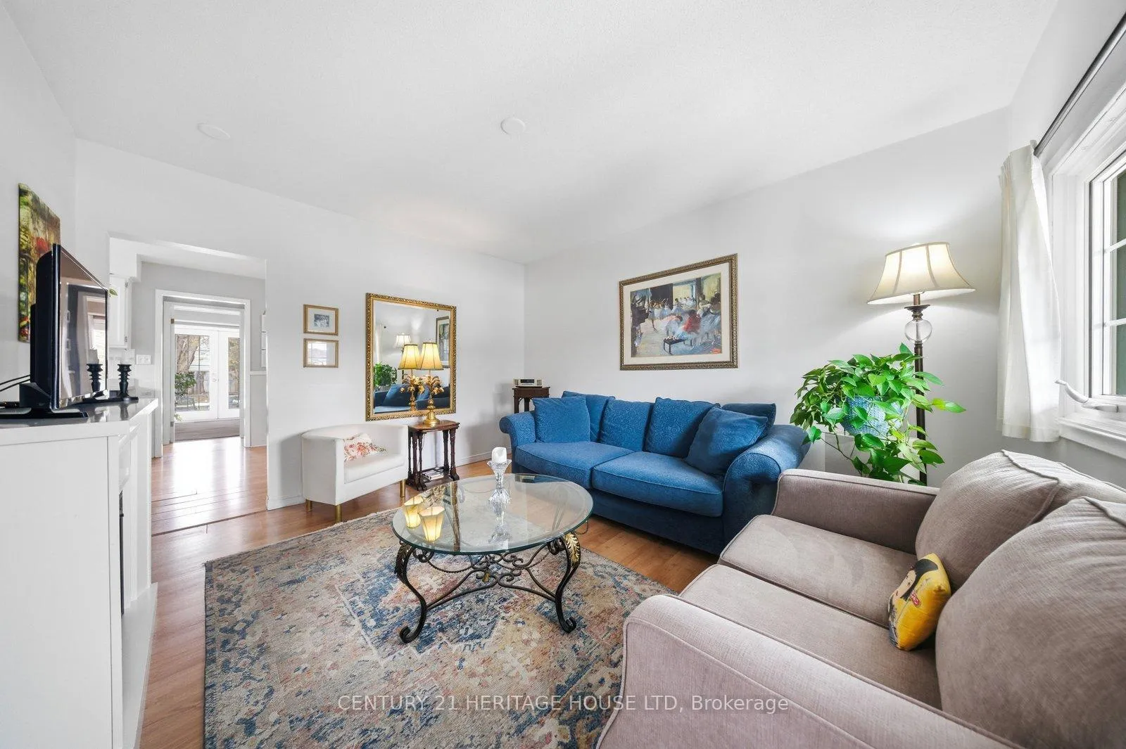 Photo 5 of 44 Curtis Street, Brantford — HOMEH