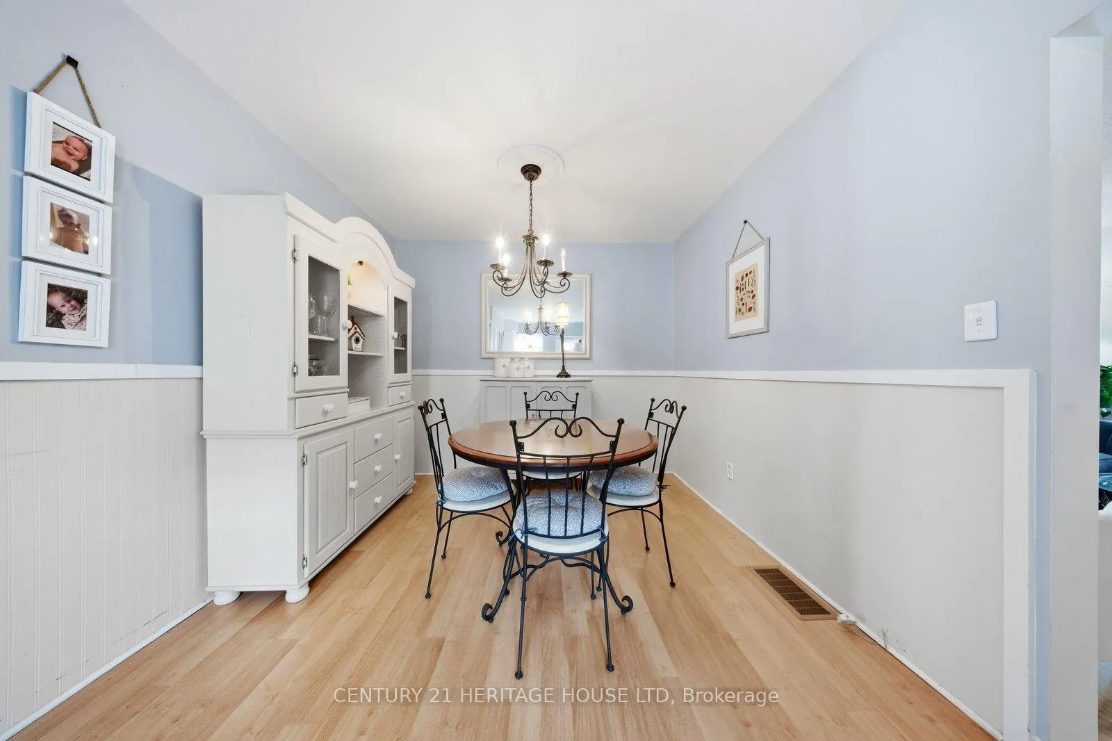 Photo 9 of 44 Curtis Street, Brantford — HOMEH