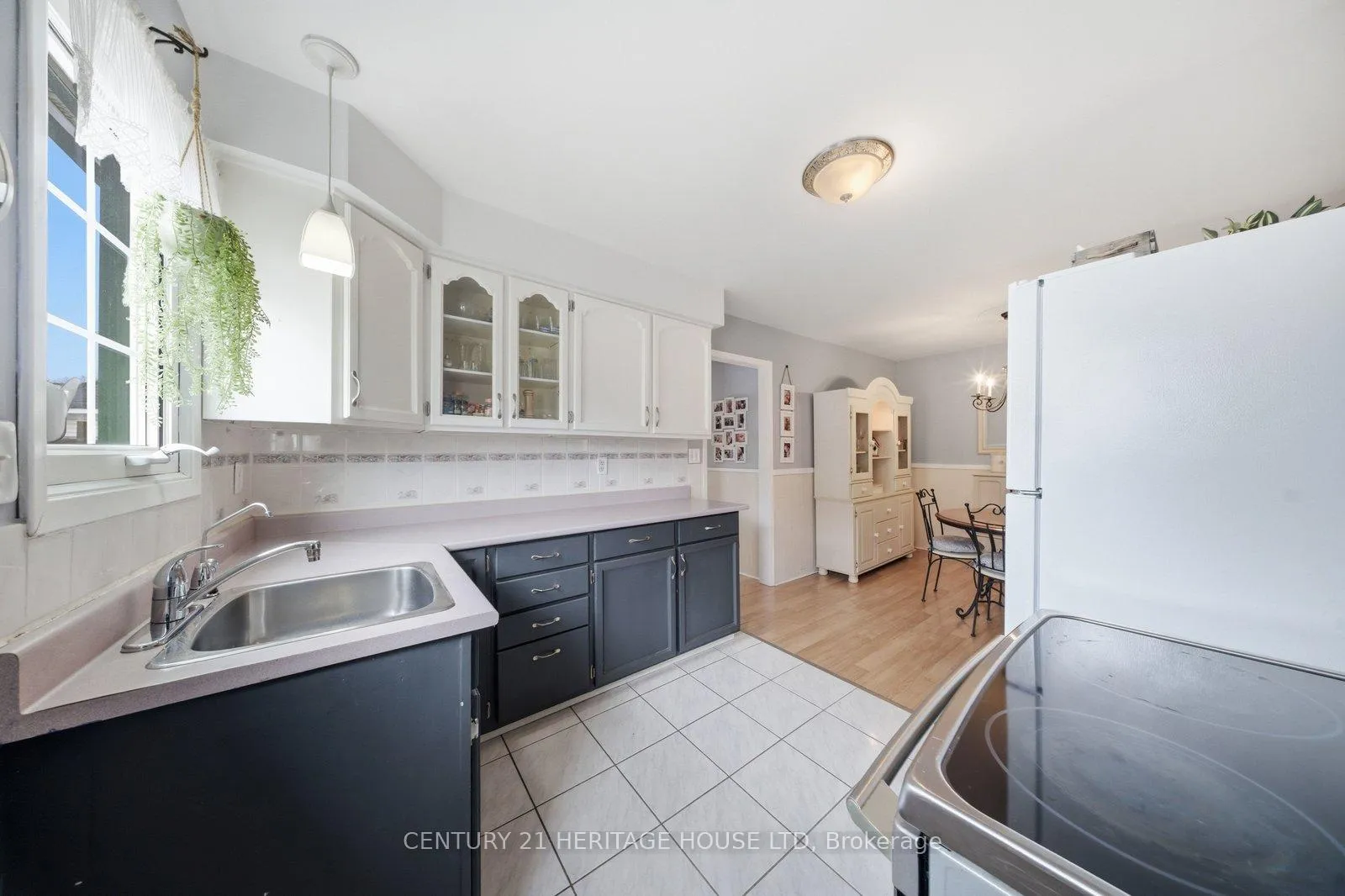 Photo 13 of 44 Curtis Street, Brantford — HOMEH