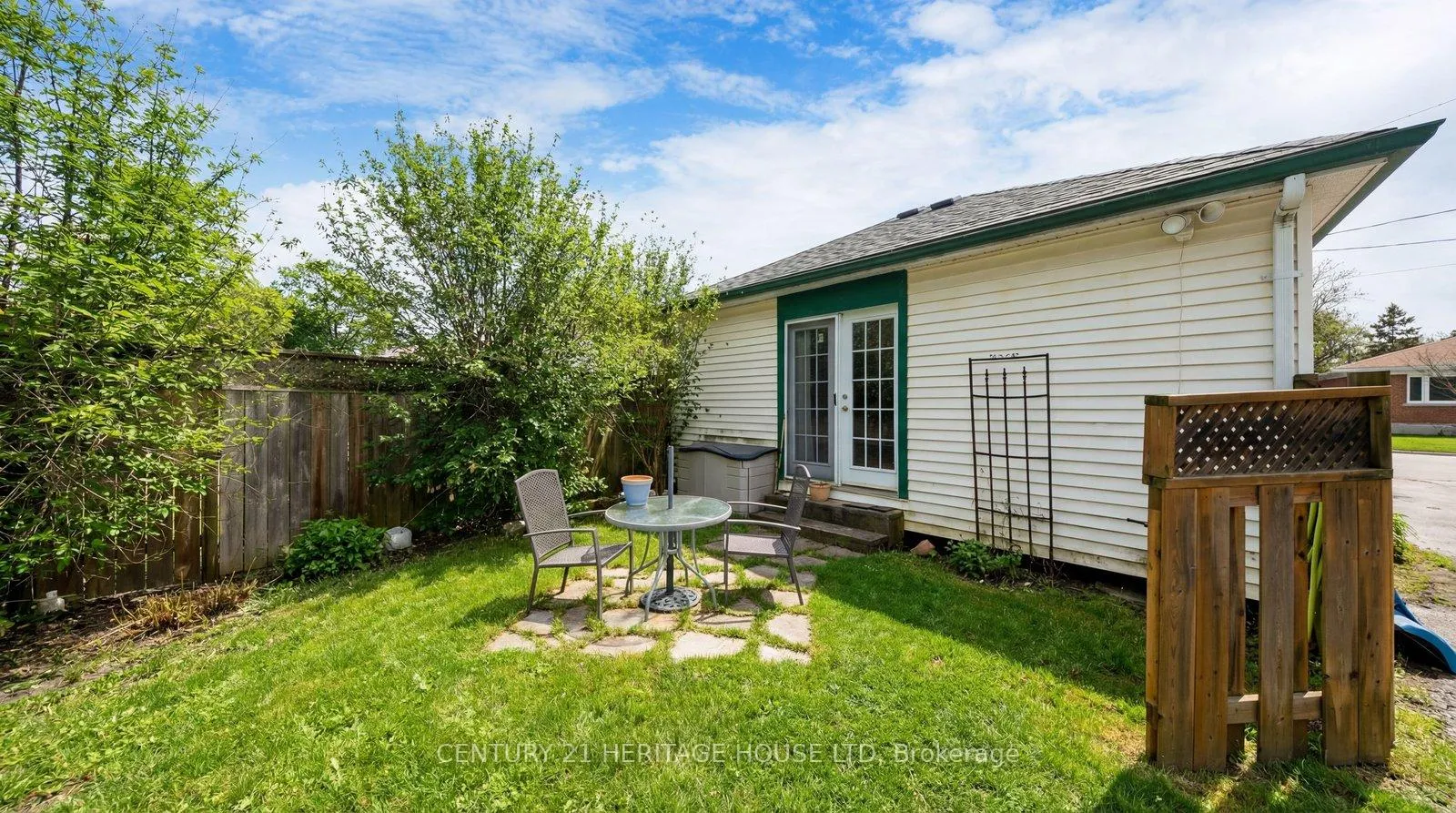 Photo 21 of 44 Curtis Street, Brantford — HOMEH