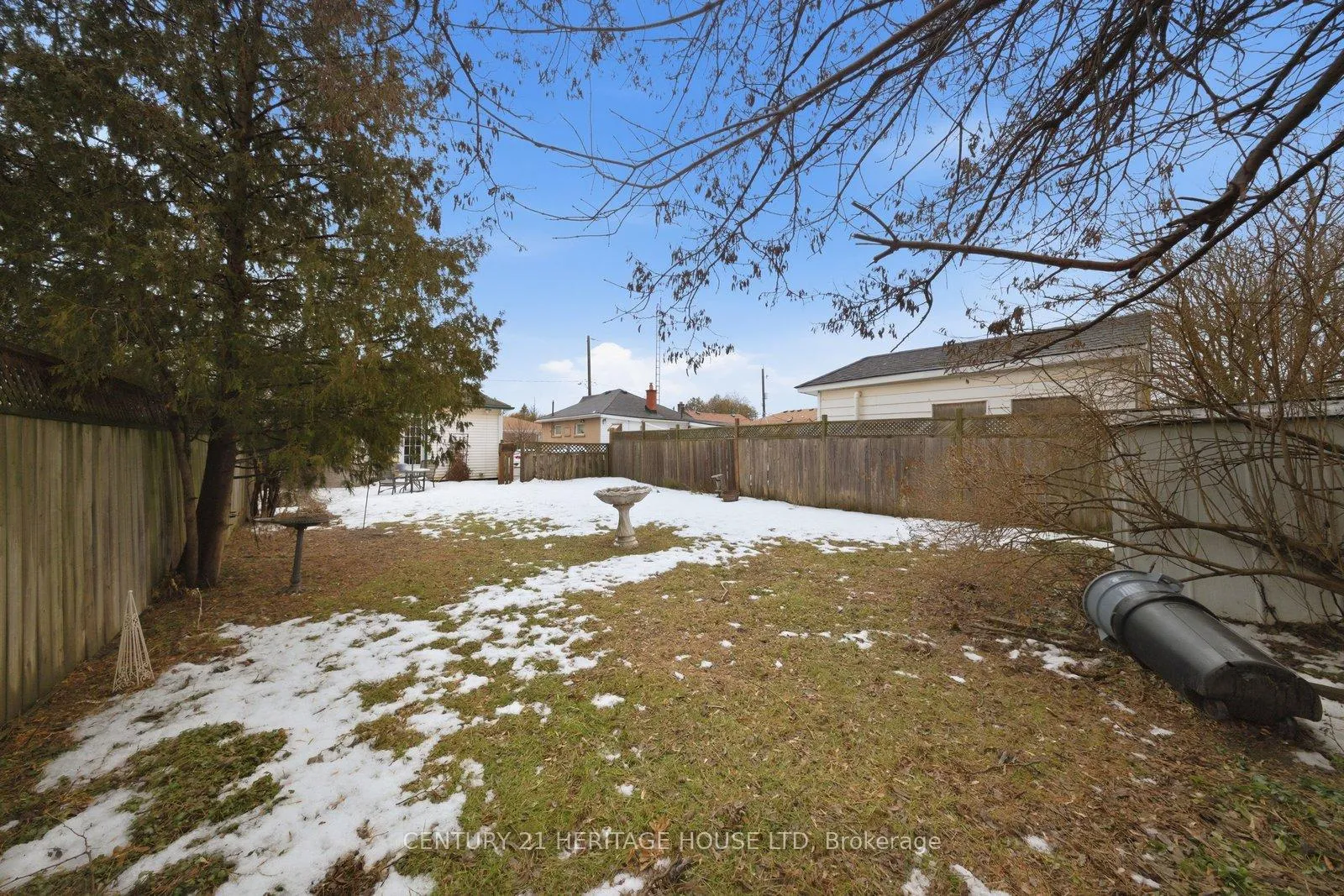 Photo 25 of 44 Curtis Street, Brantford — HOMEH