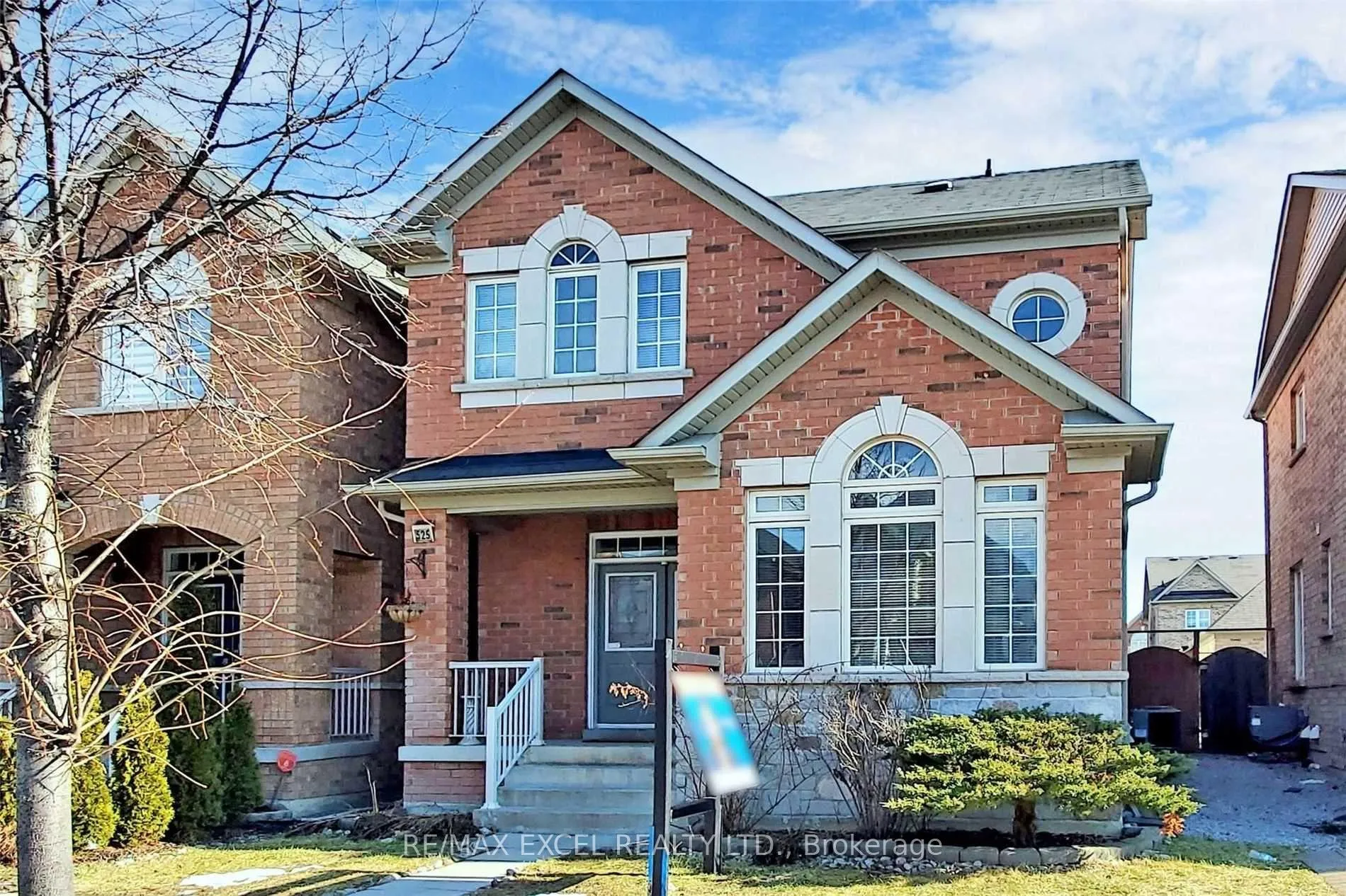 Photo 2 of 525 Country Glen Road, Markham, Cornell — HOMEH