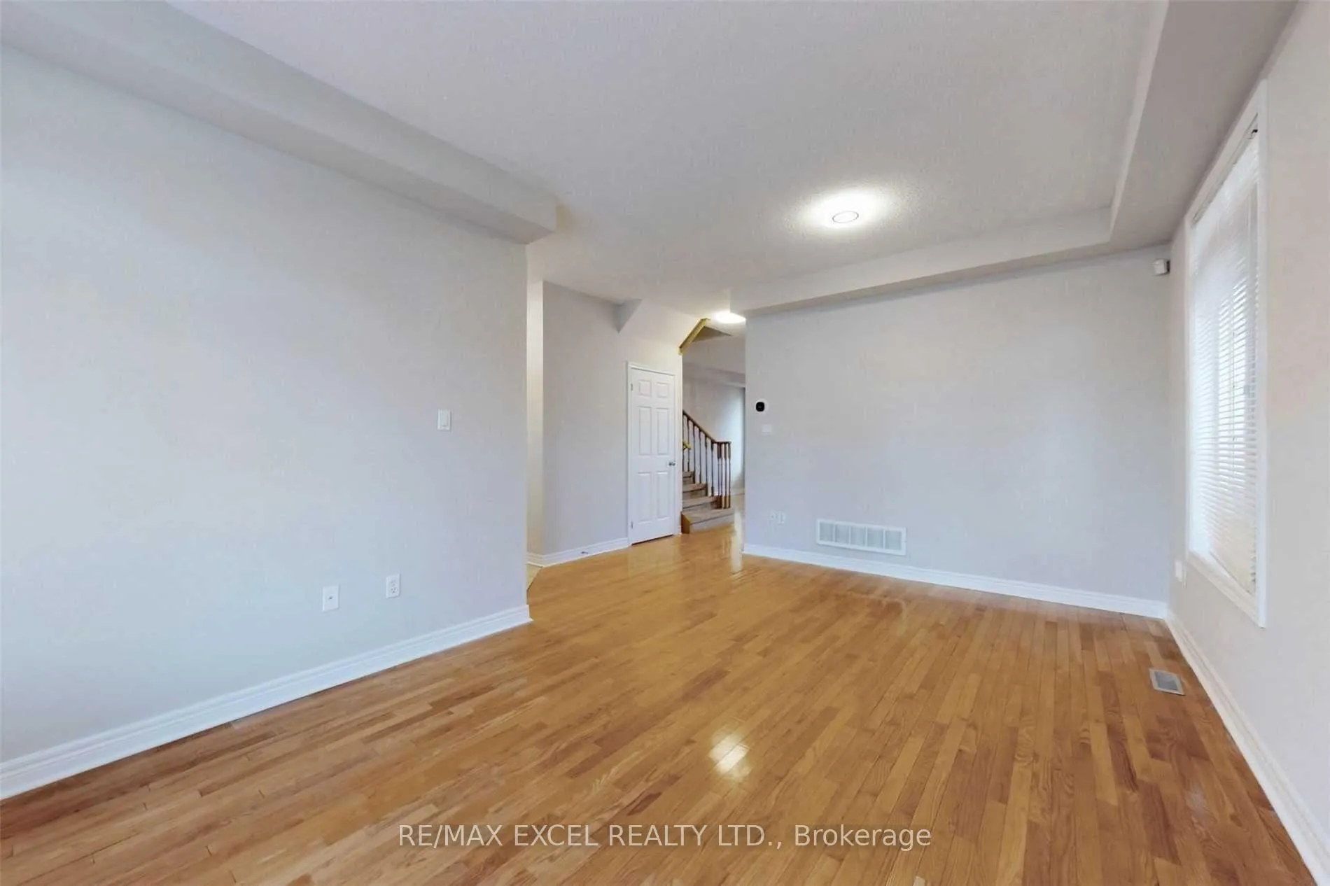 Photo 8 of 525 Country Glen Road, Markham, Cornell — HOMEH