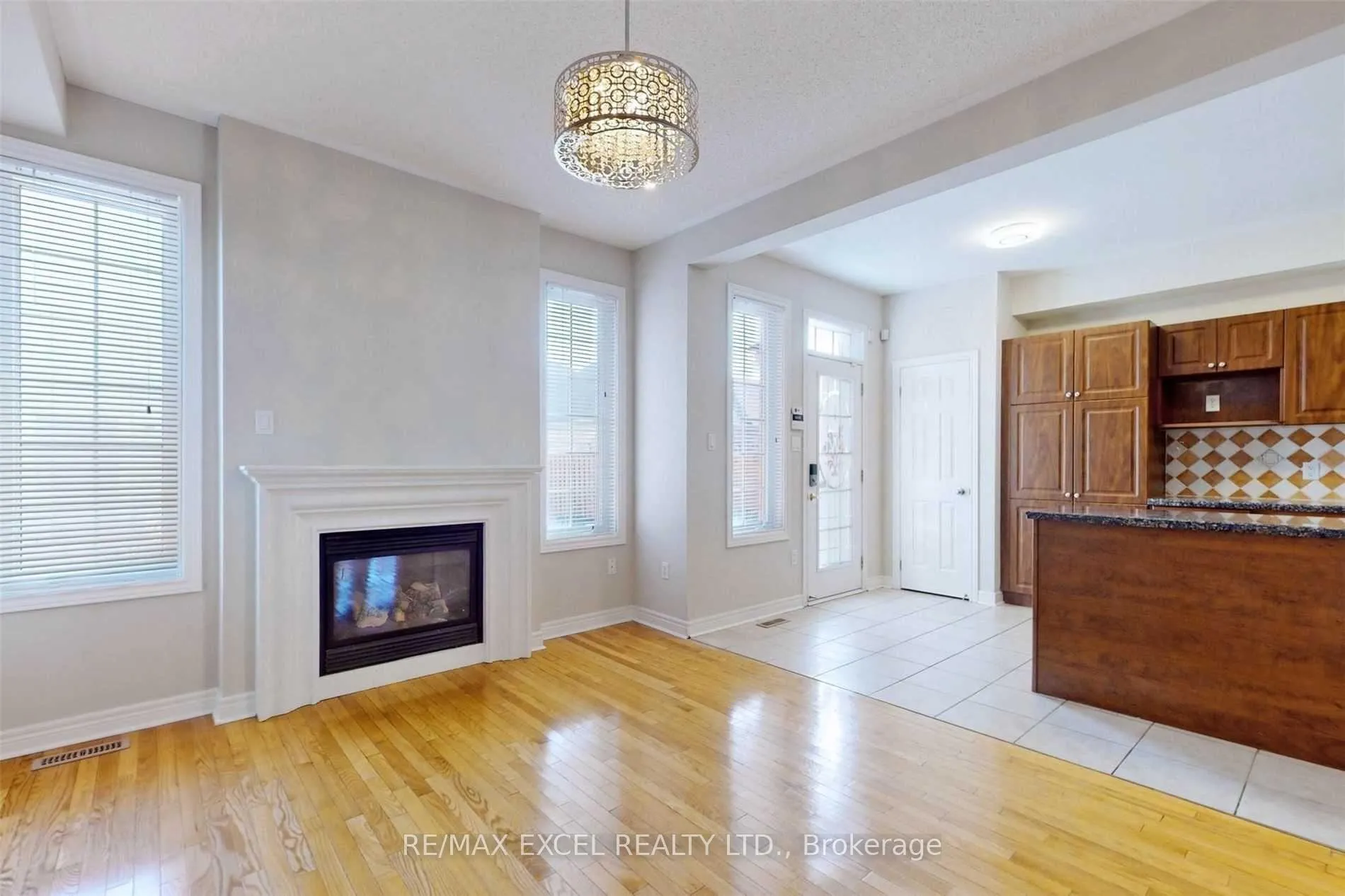 Photo 9 of 525 Country Glen Road, Markham, Cornell — HOMEH