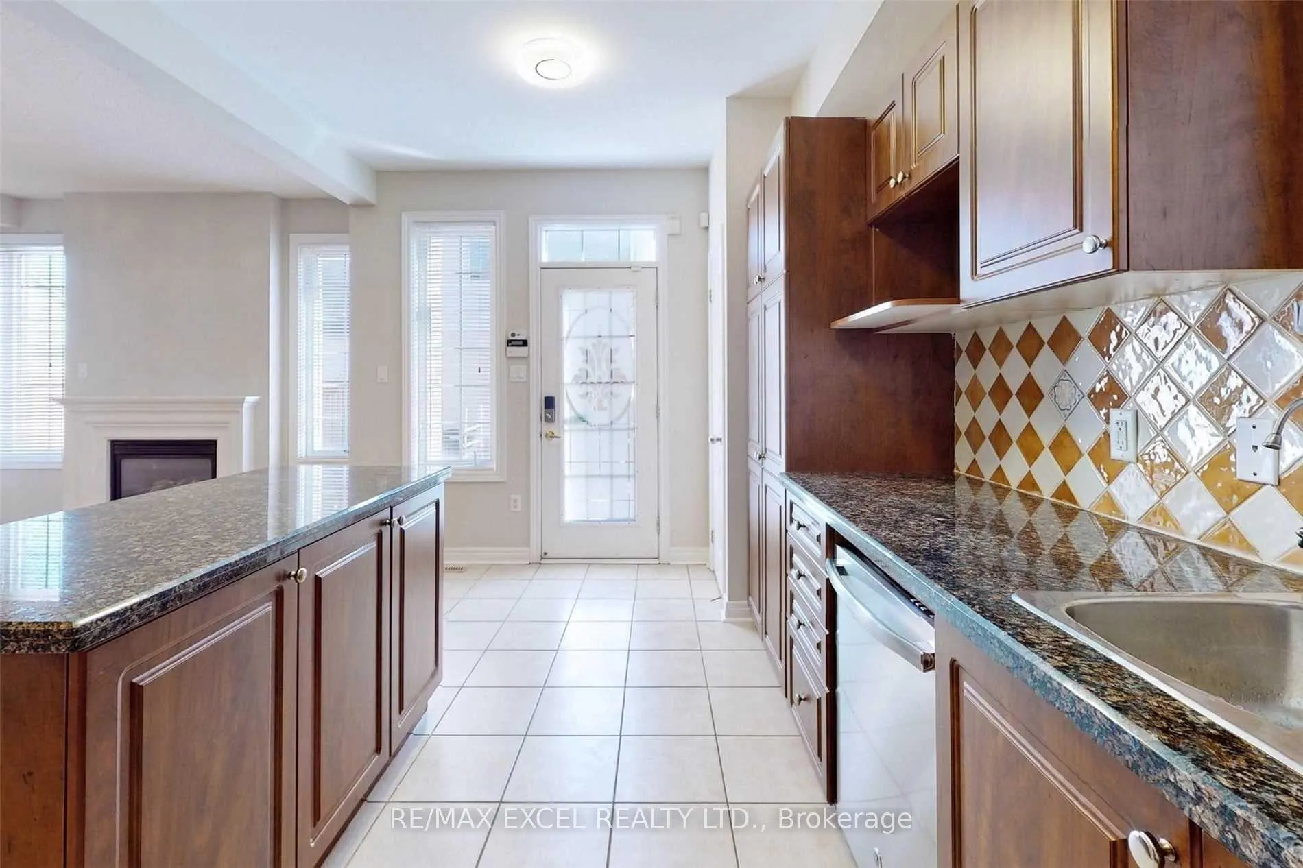 Photo 14 of 525 Country Glen Road, Markham, Cornell — HOMEH