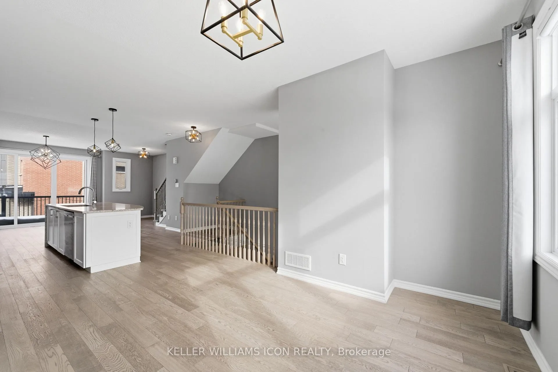 Photo 8 of 829 Mikinak Road, Ottawa, CFB Rockcliffe and Area — HOMEH