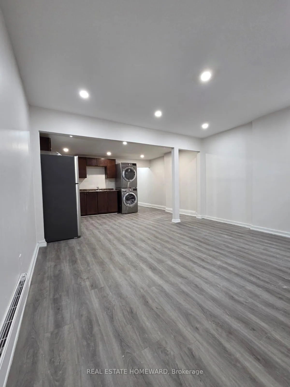 Photo 2 of 1445 Gerrard Street E, Toronto, Greenwood-Coxwell — HOMEH
