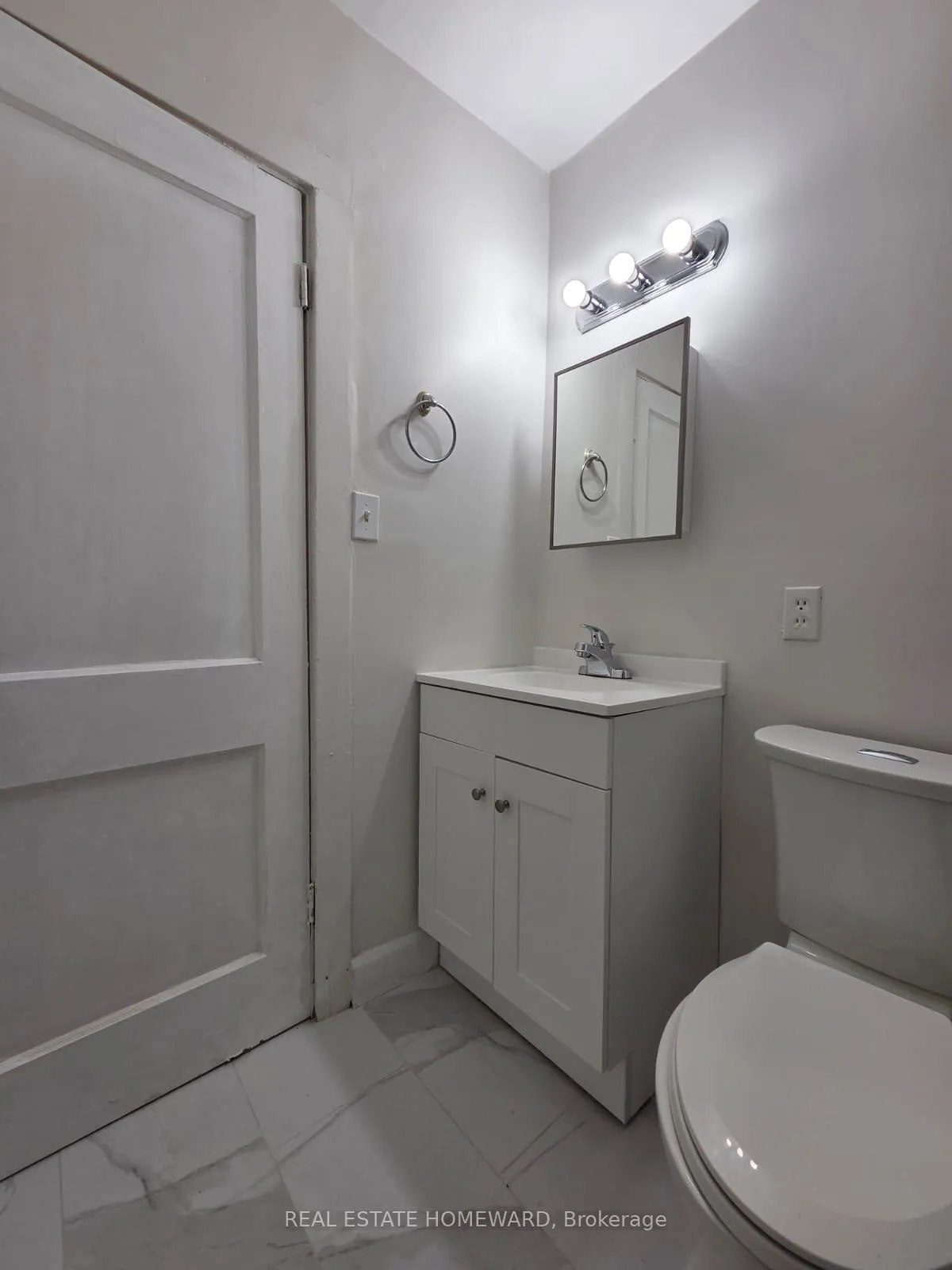 Photo 5 of 1445 Gerrard Street E, Toronto, Greenwood-Coxwell — HOMEH