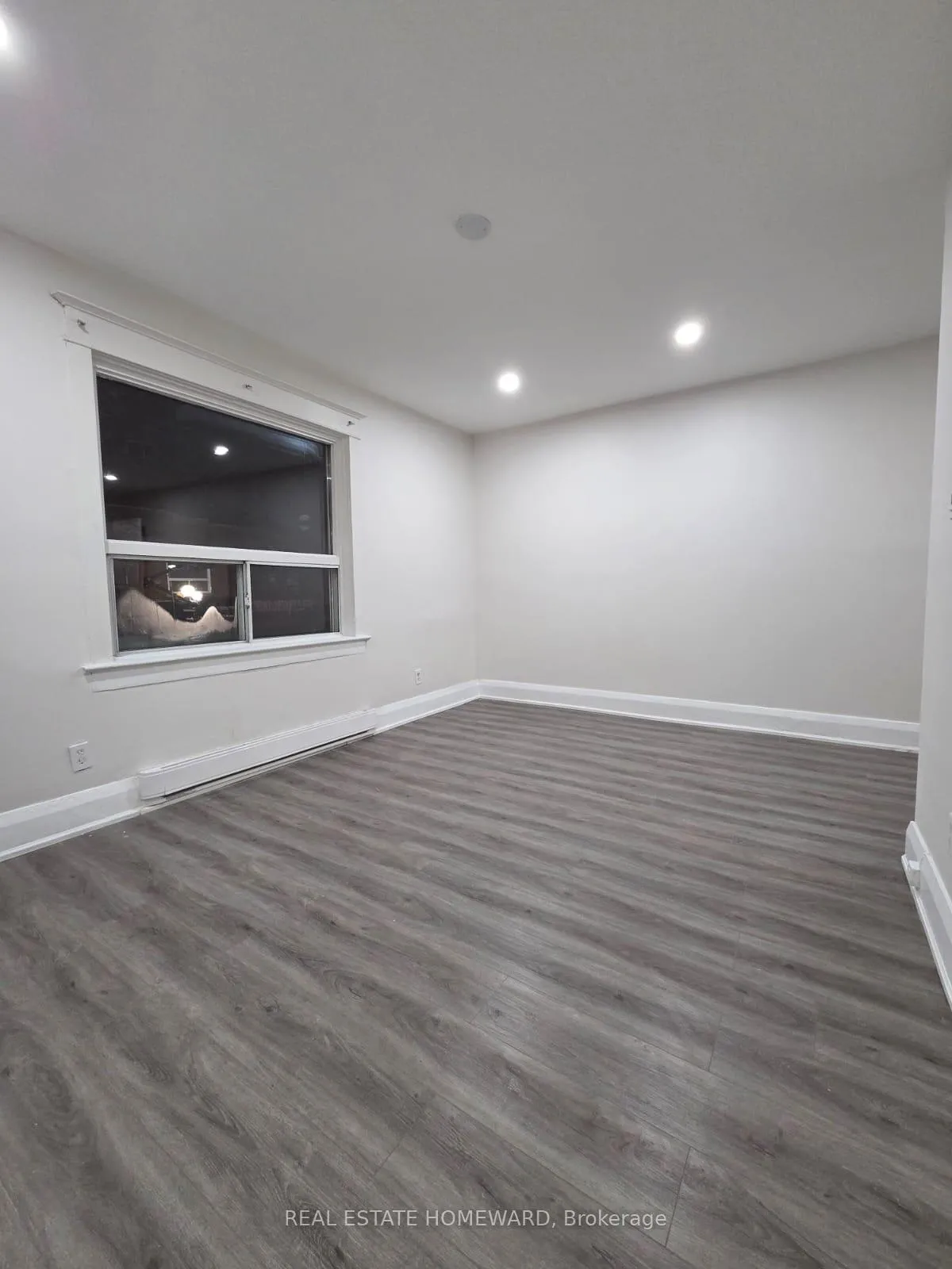 Photo 14 of 1445 Gerrard Street E, Toronto, Greenwood-Coxwell — HOMEH