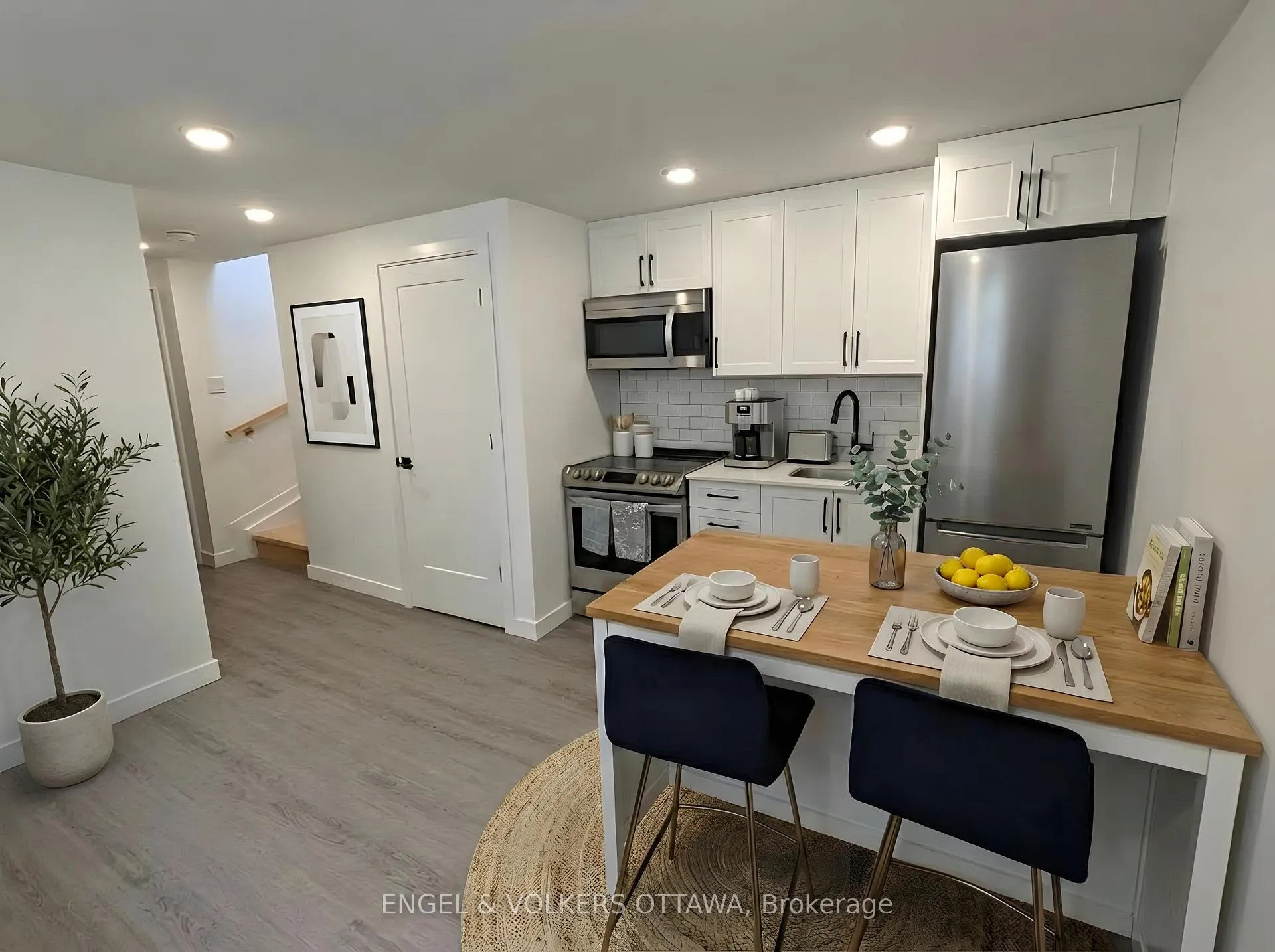 Photo 3 of Unit B, 125 Carruthers Avenue, Ottawa, Mechanicsville — HOMEH