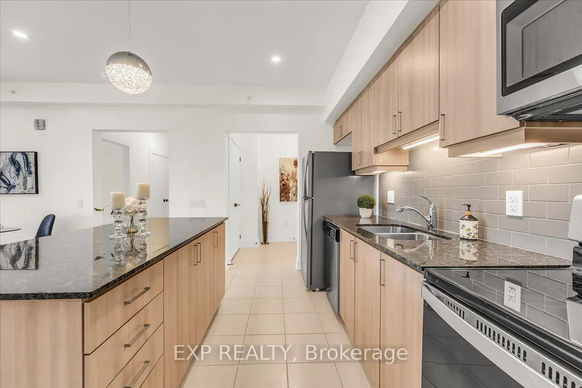 Photo 4 of Unit 409, 8 Culinary Lane, Barrie, Rural Barrie Southeast — HOMEH