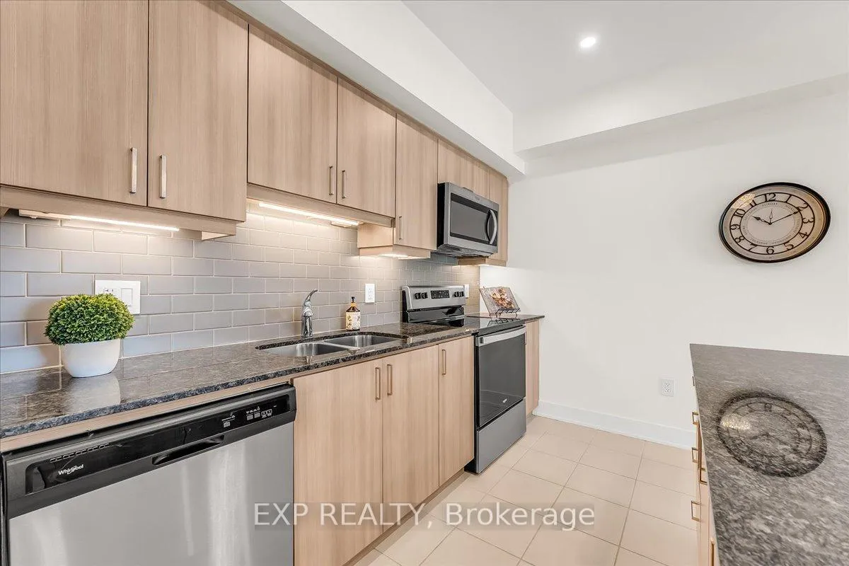 Photo 6 of Unit 409, 8 Culinary Lane, Barrie, Rural Barrie Southeast — HOMEH