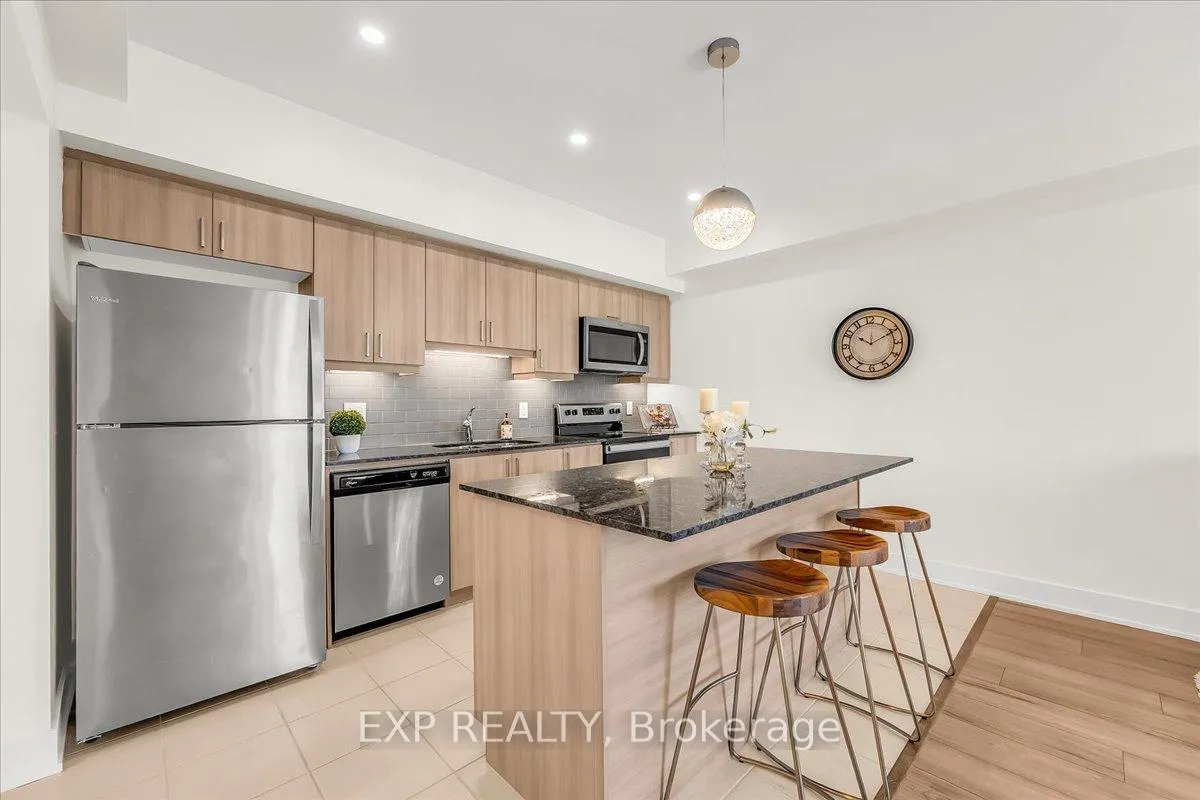Photo 7 of Unit 409, 8 Culinary Lane, Barrie, Rural Barrie Southeast — HOMEH