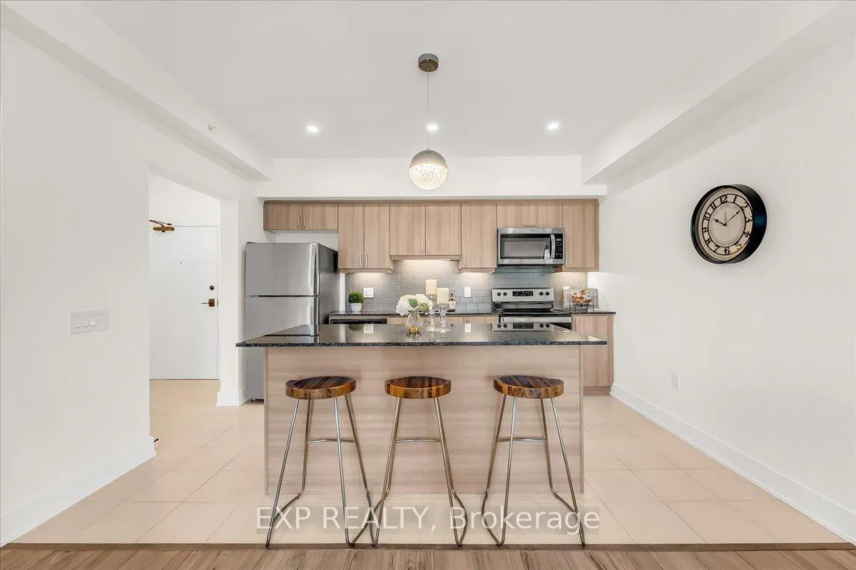 Photo 8 of Unit 409, 8 Culinary Lane, Barrie, Rural Barrie Southeast — HOMEH