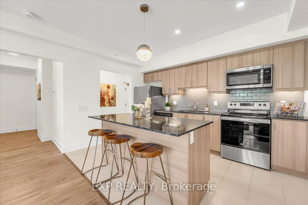 Photo 9 of Unit 409, 8 Culinary Lane, Barrie, Rural Barrie Southeast — HOMEH