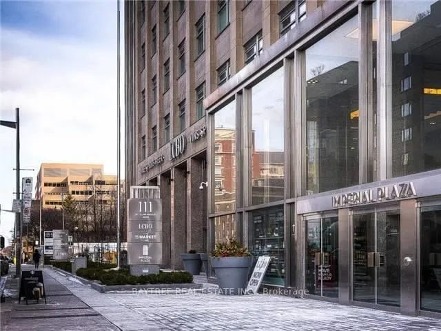 Photo 4 of Unit 425, 111 St Clair Avenue W, Toronto, Yonge-St. Clair — HOMEH