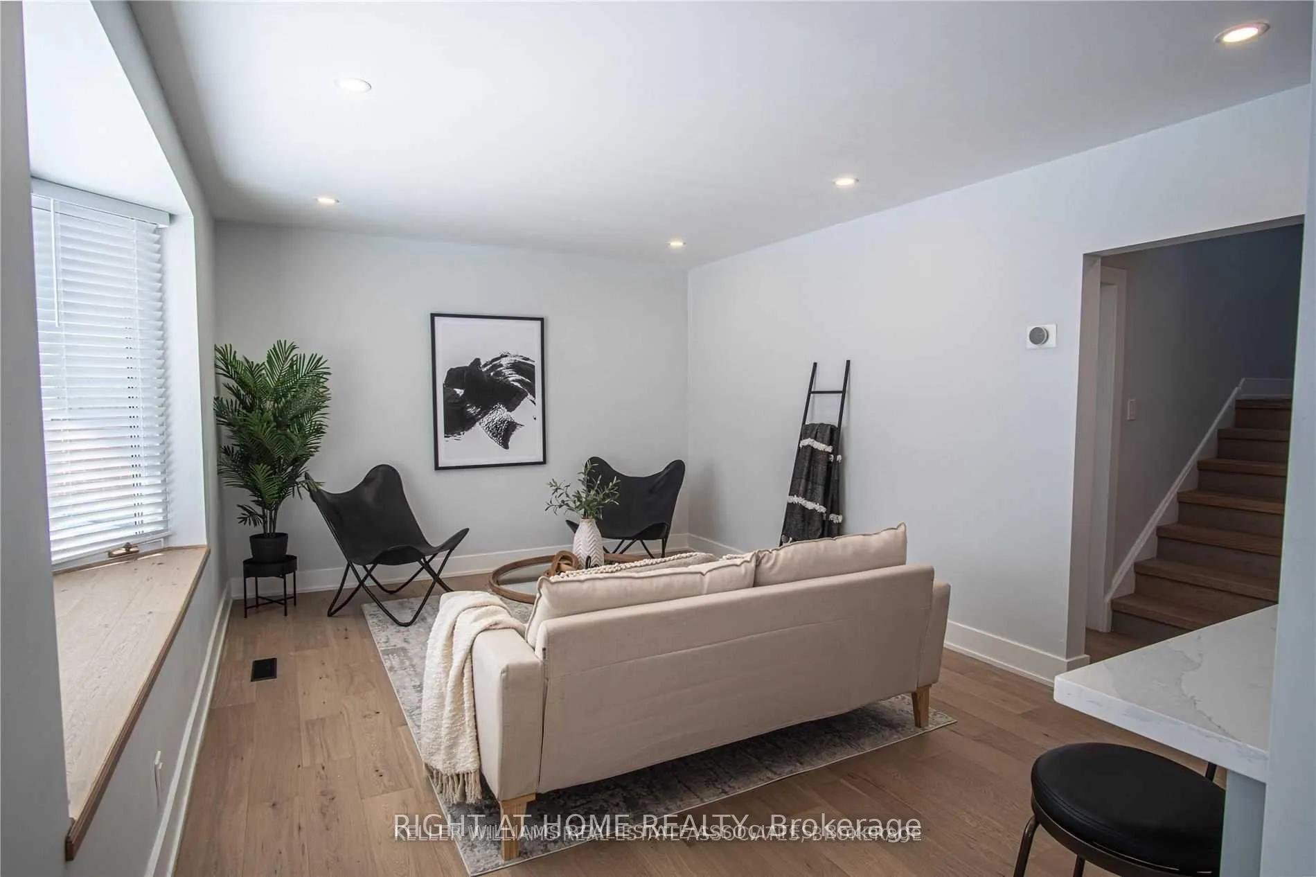 Photo 8 of 289 Elmwood Crescent, Milton, Old Milton — HOMEH