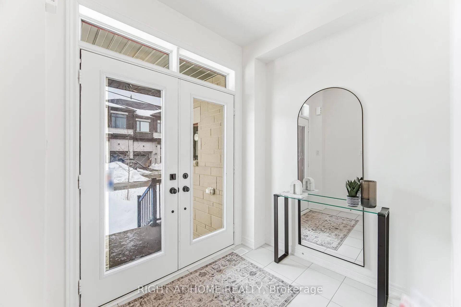 Photo 4 of 77 Singhampton Road, Vaughan, Kleinburg — HOMEH
