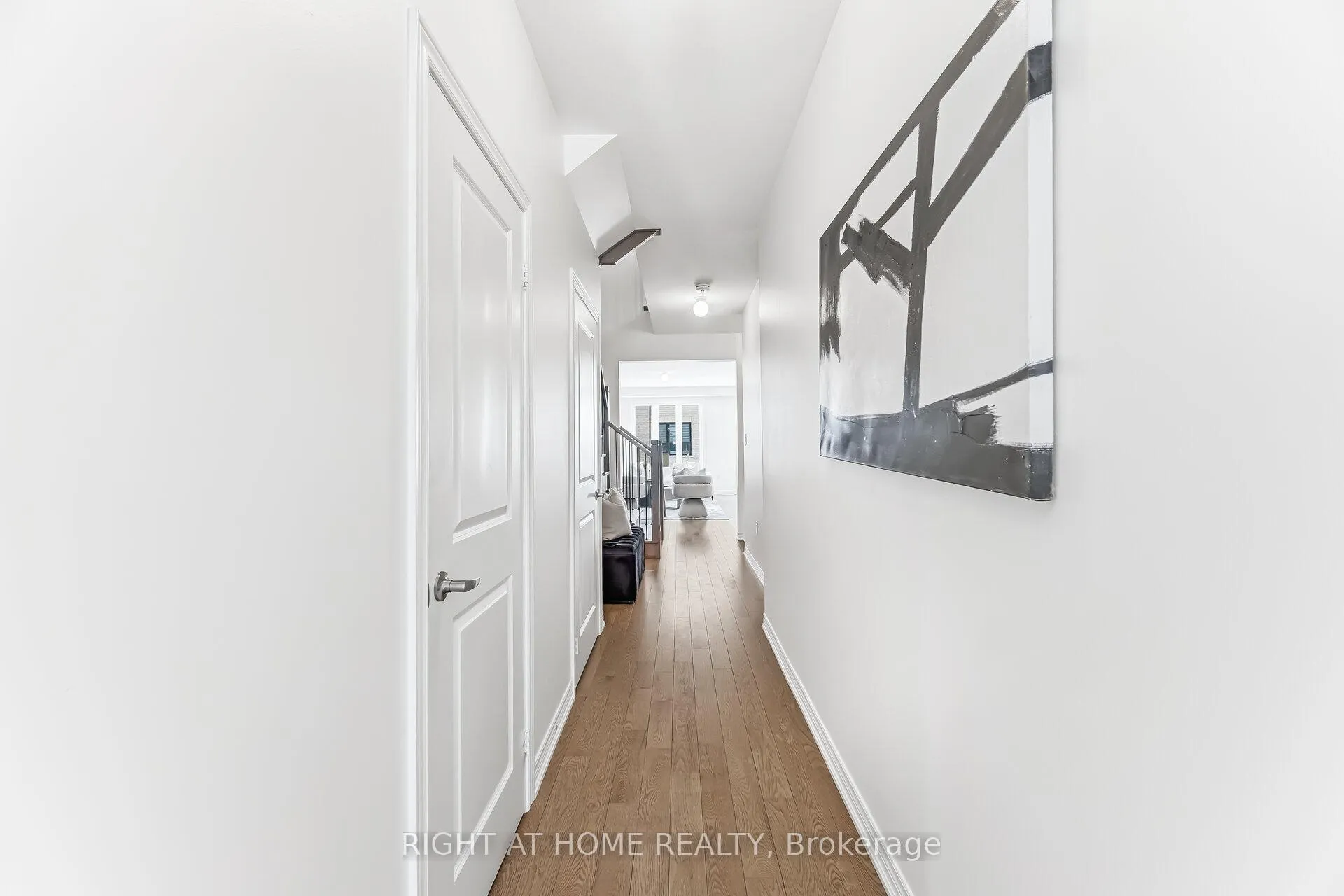 Photo 5 of 77 Singhampton Road, Vaughan, Kleinburg — HOMEH