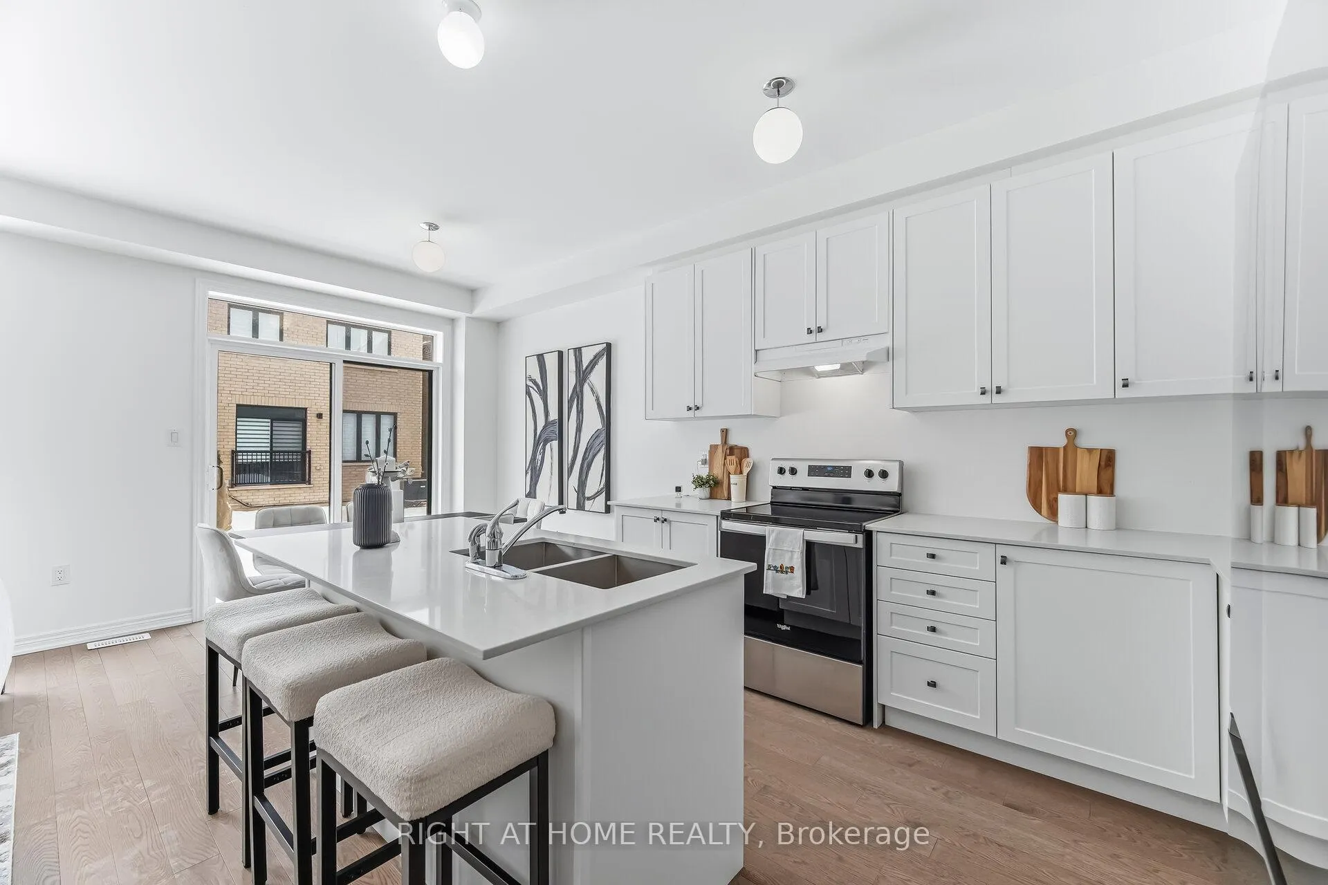 Photo 9 of 77 Singhampton Road, Vaughan, Kleinburg — HOMEH