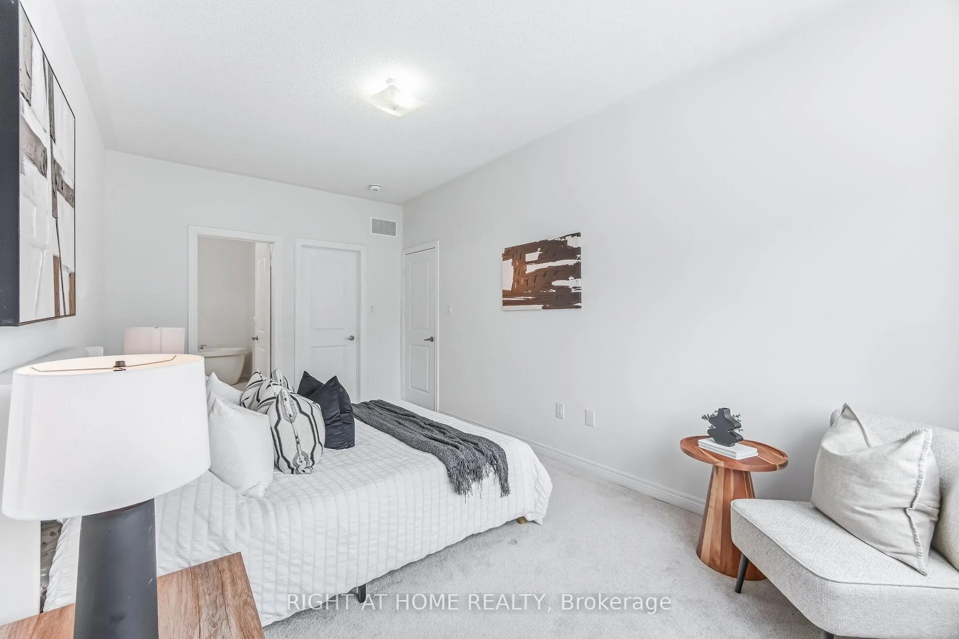 Photo 17 of 77 Singhampton Road, Vaughan, Kleinburg — HOMEH