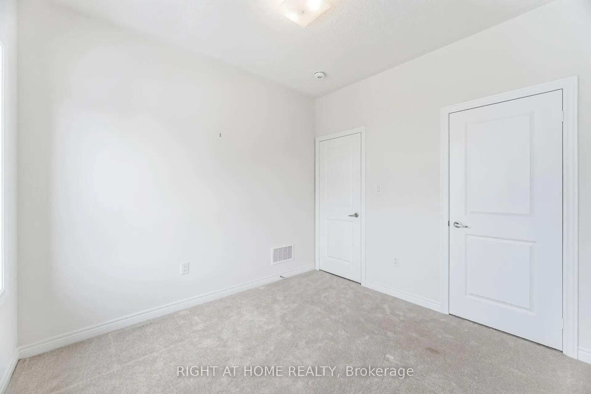 Photo 23 of 77 Singhampton Road, Vaughan, Kleinburg — HOMEH
